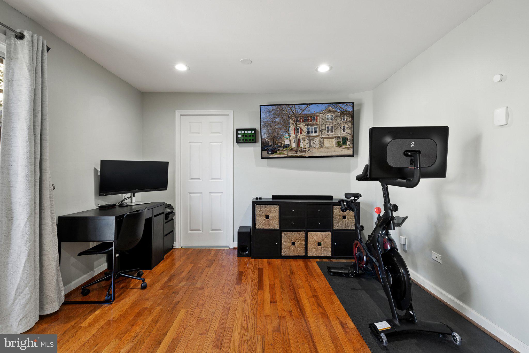 CAMERON KNOLLS - Residential