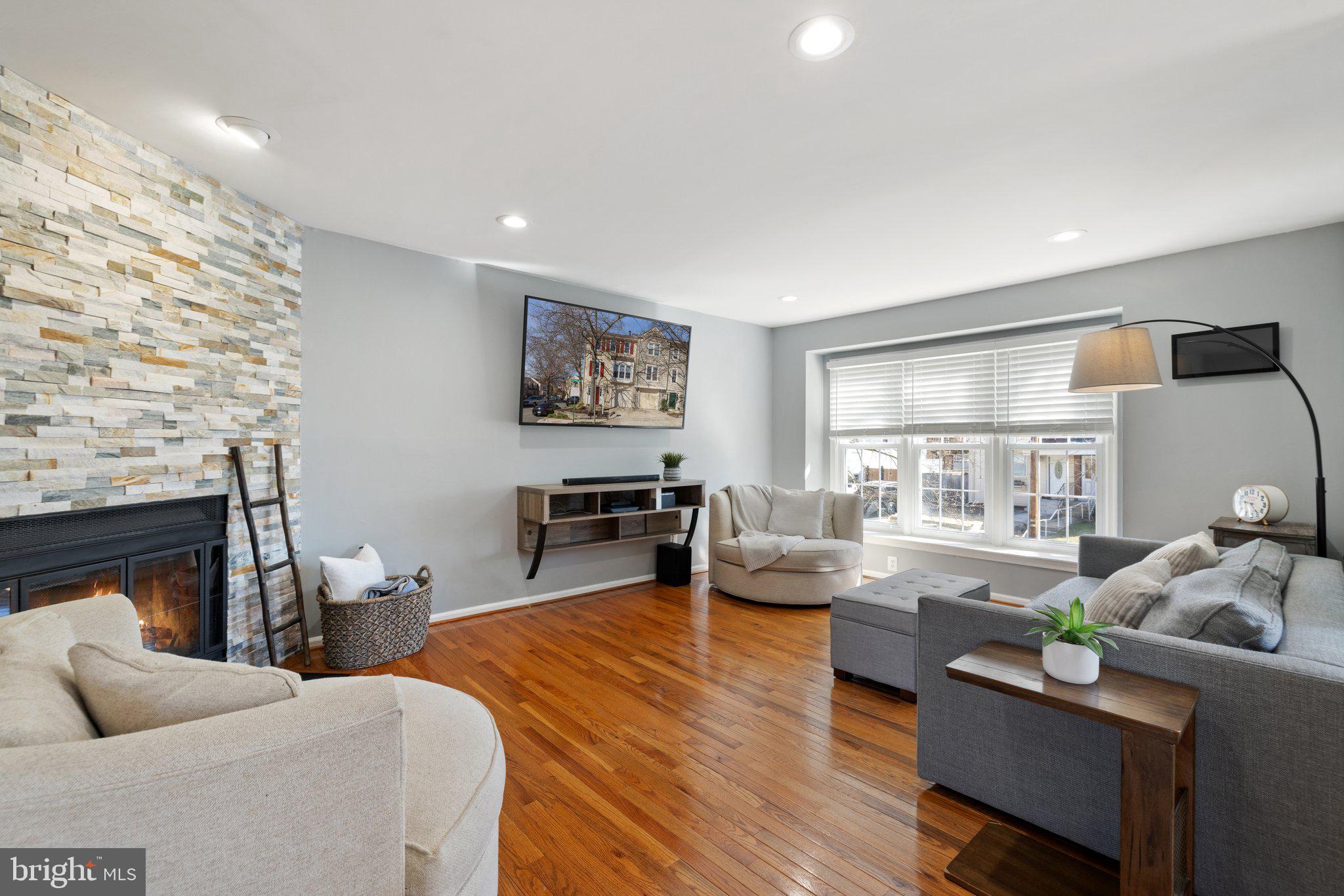 CAMERON KNOLLS - Residential