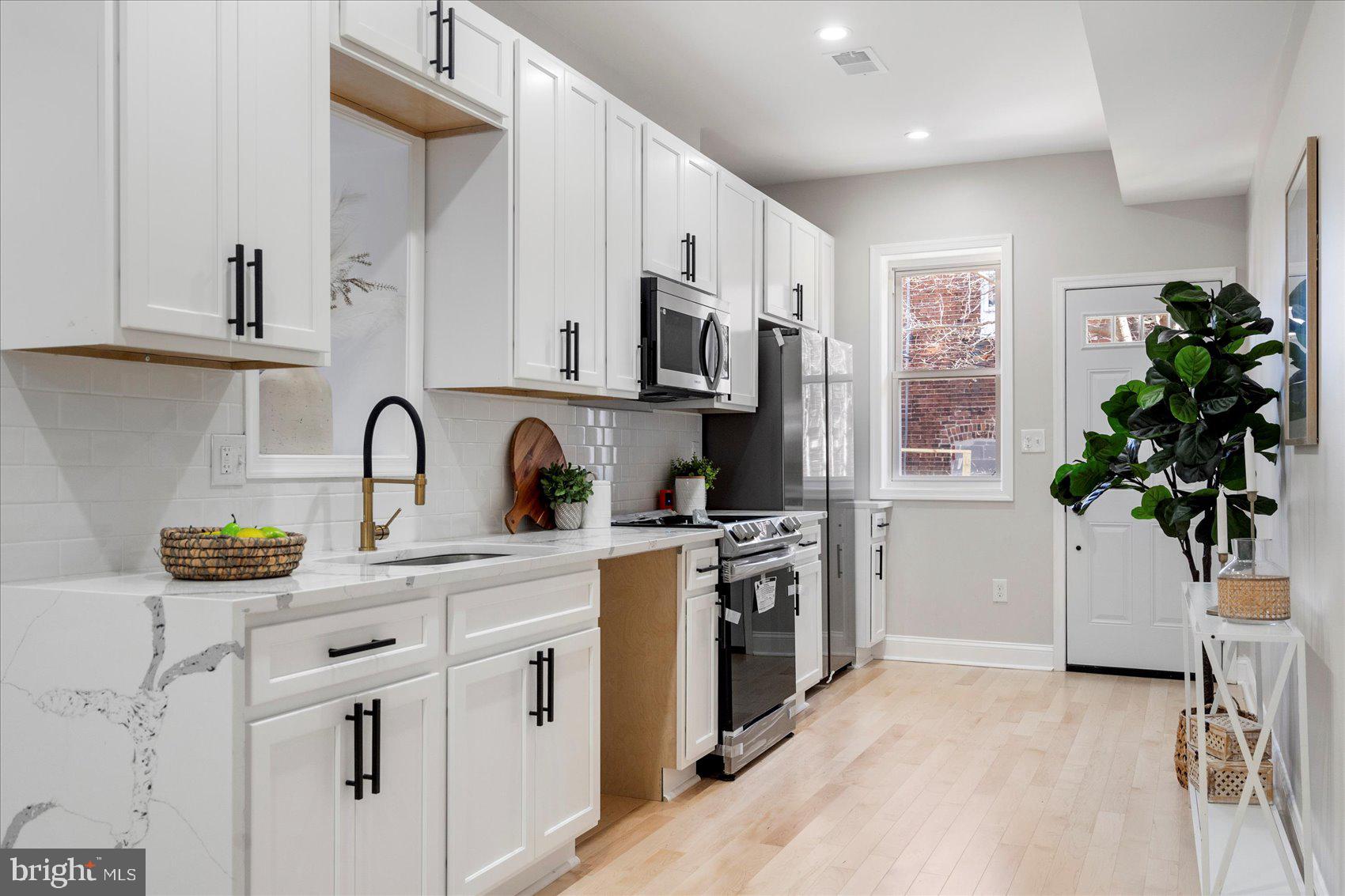 BARCLAY - Residential