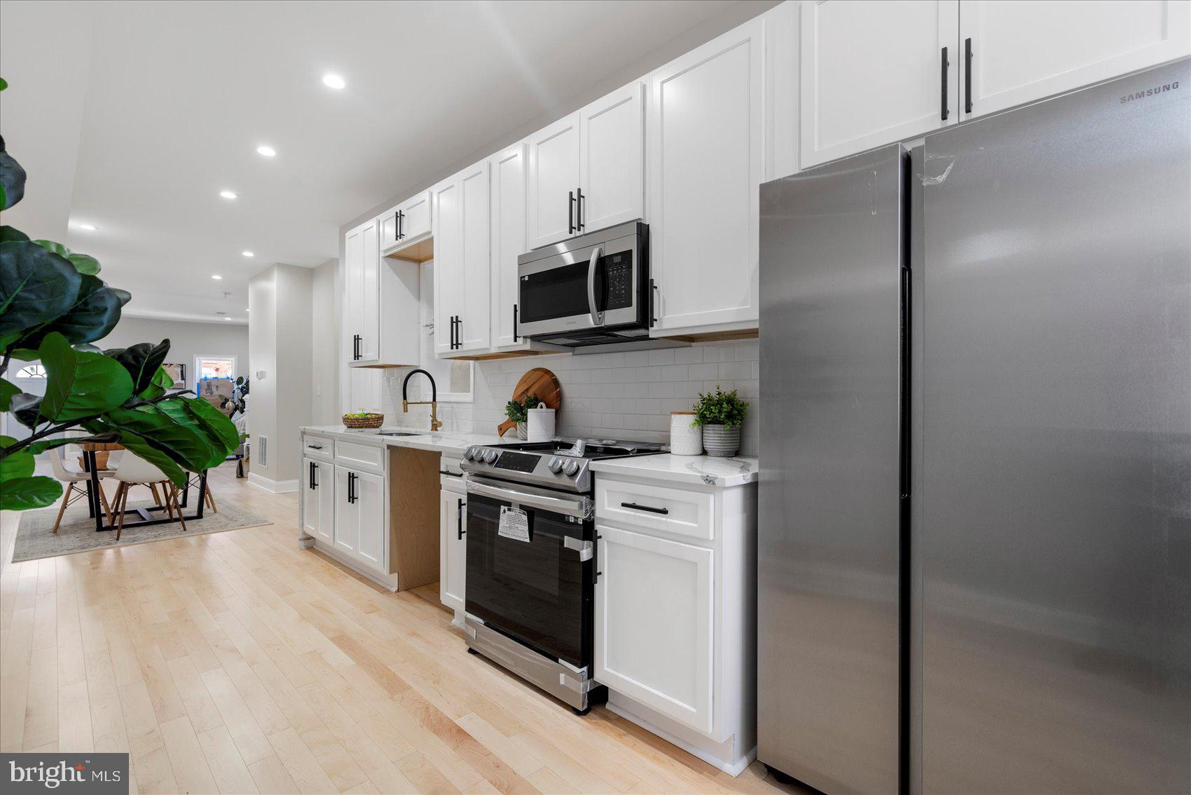 BARCLAY - Residential