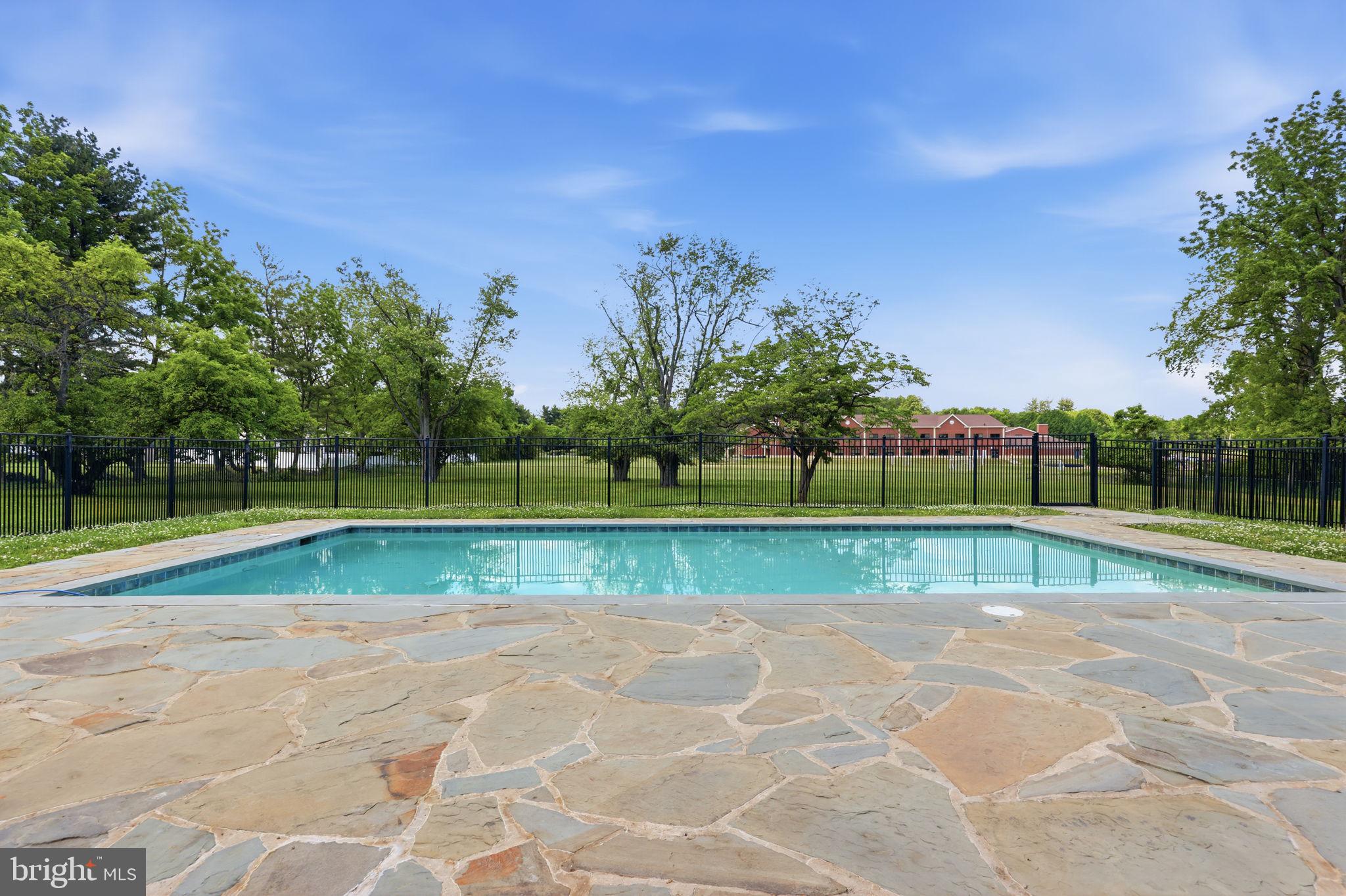 THE RIDINGS - Residential