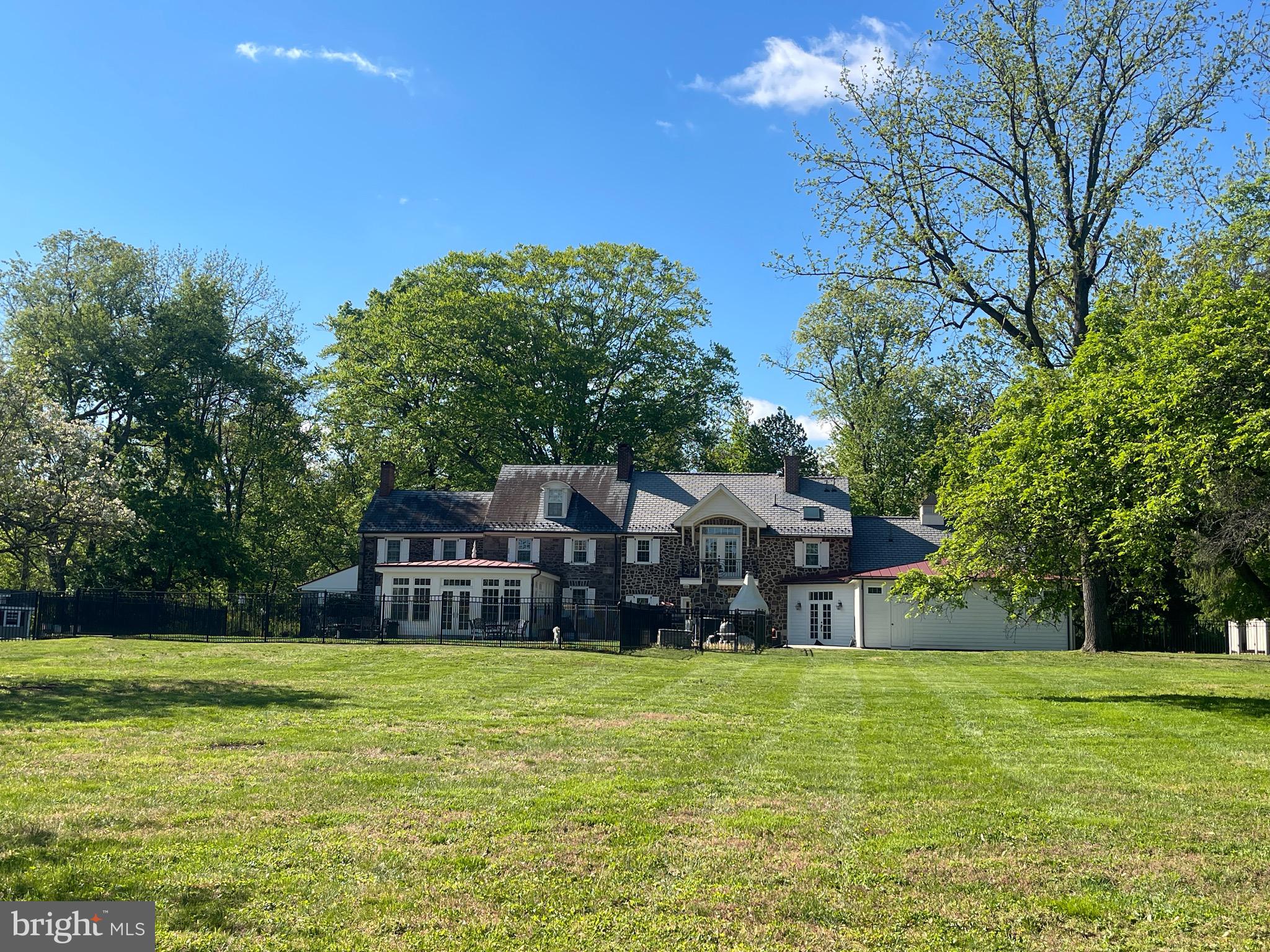 THE RIDINGS - Residential