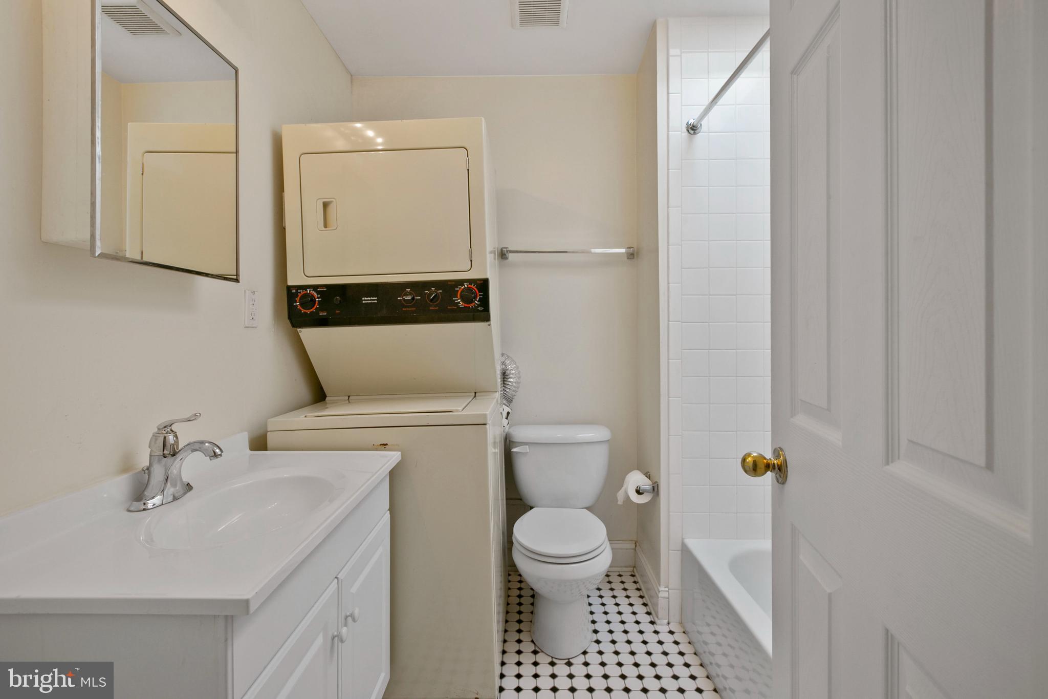 LOCUST POINT - Residential Lease