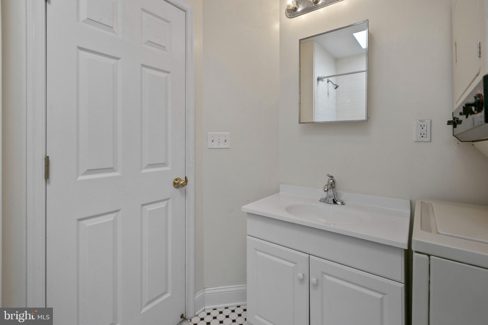 LOCUST POINT - Residential Lease