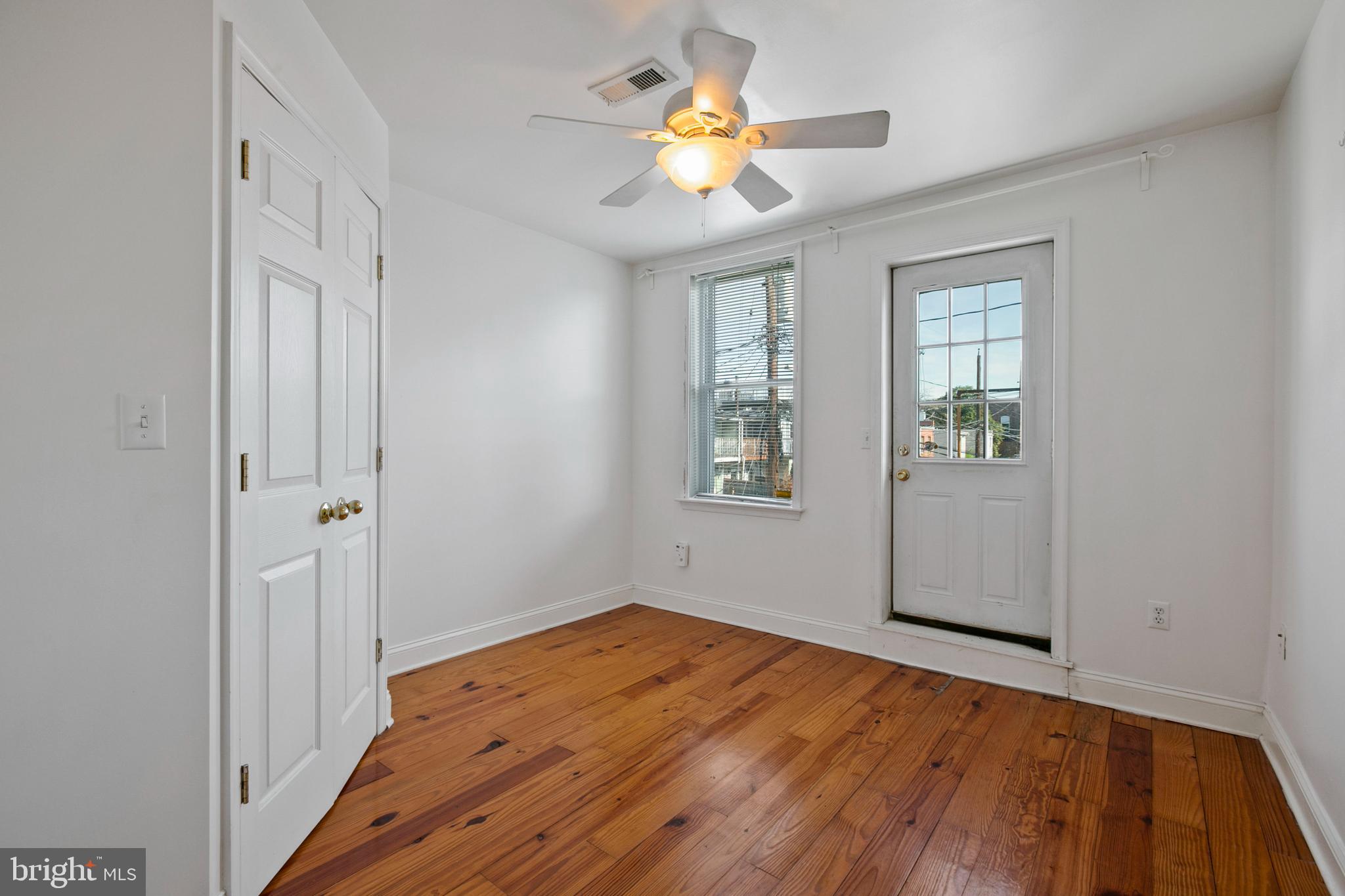 LOCUST POINT - Residential Lease