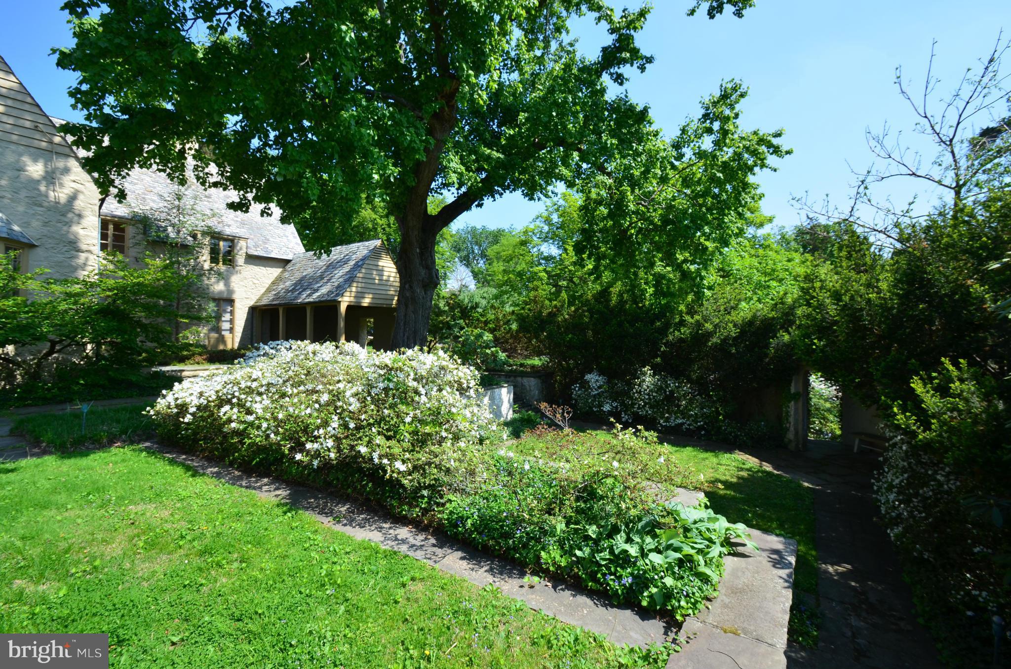 ROLAND PARK - Residential