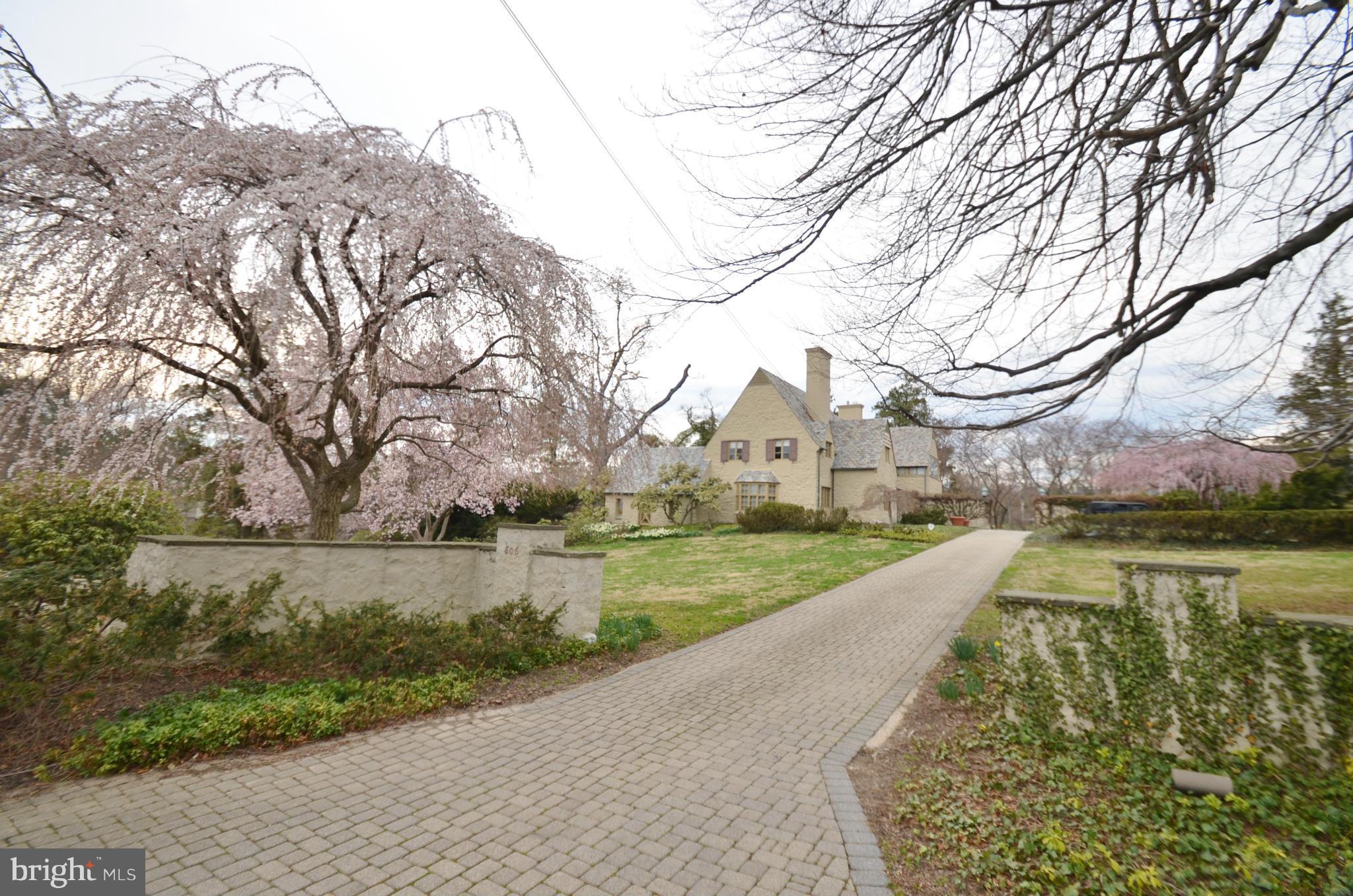 ROLAND PARK - Residential