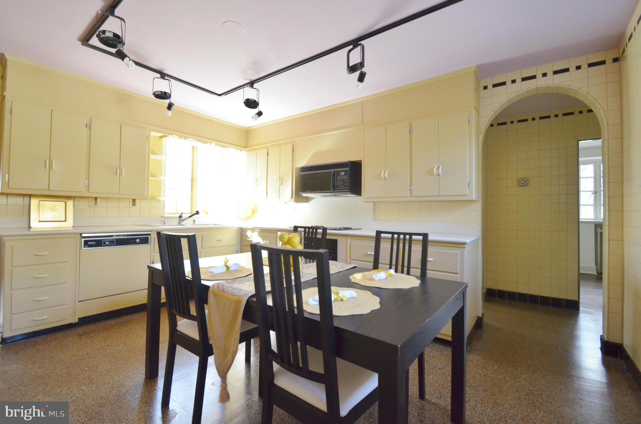 ROLAND PARK - Residential