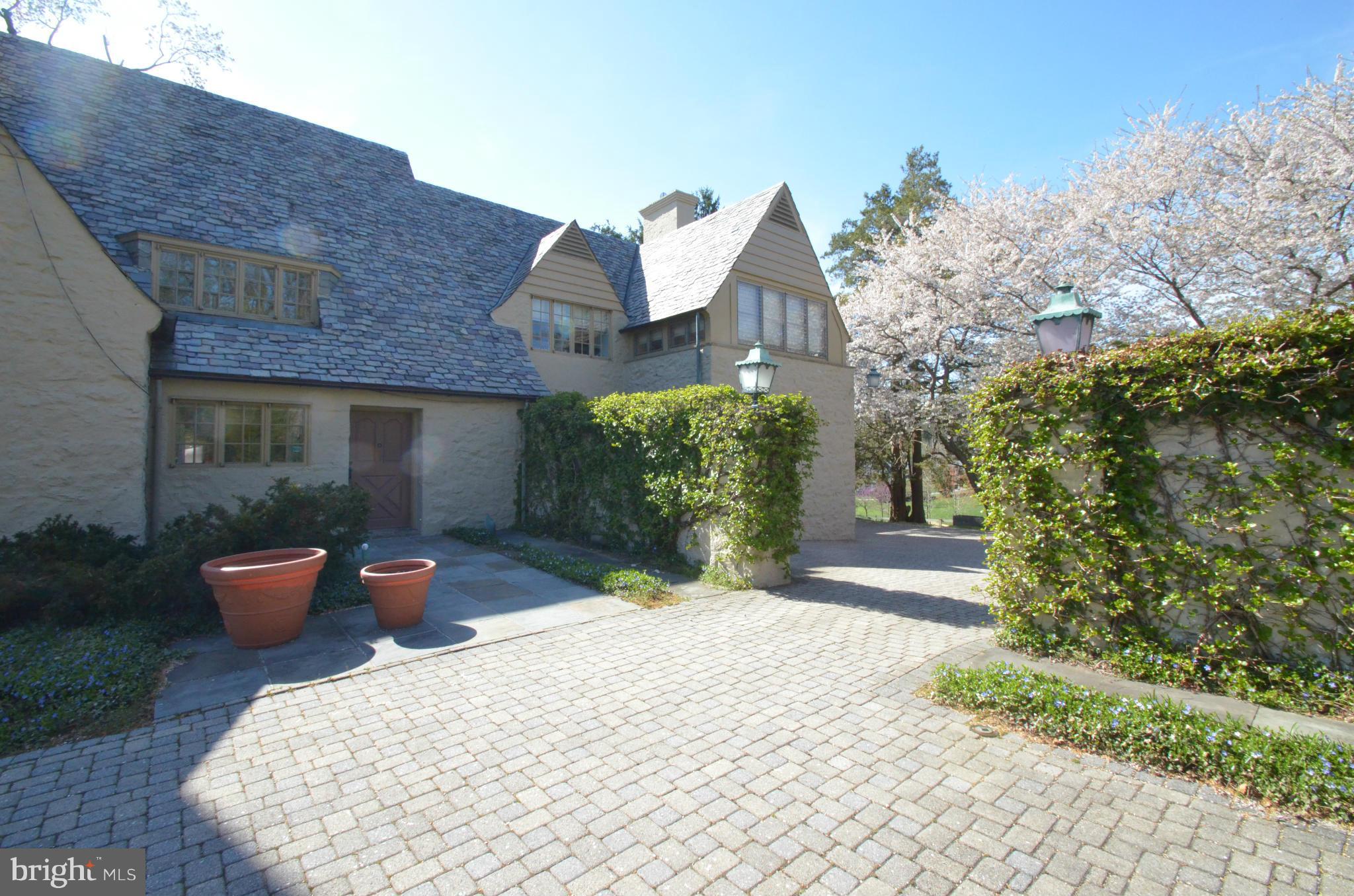 ROLAND PARK - Residential