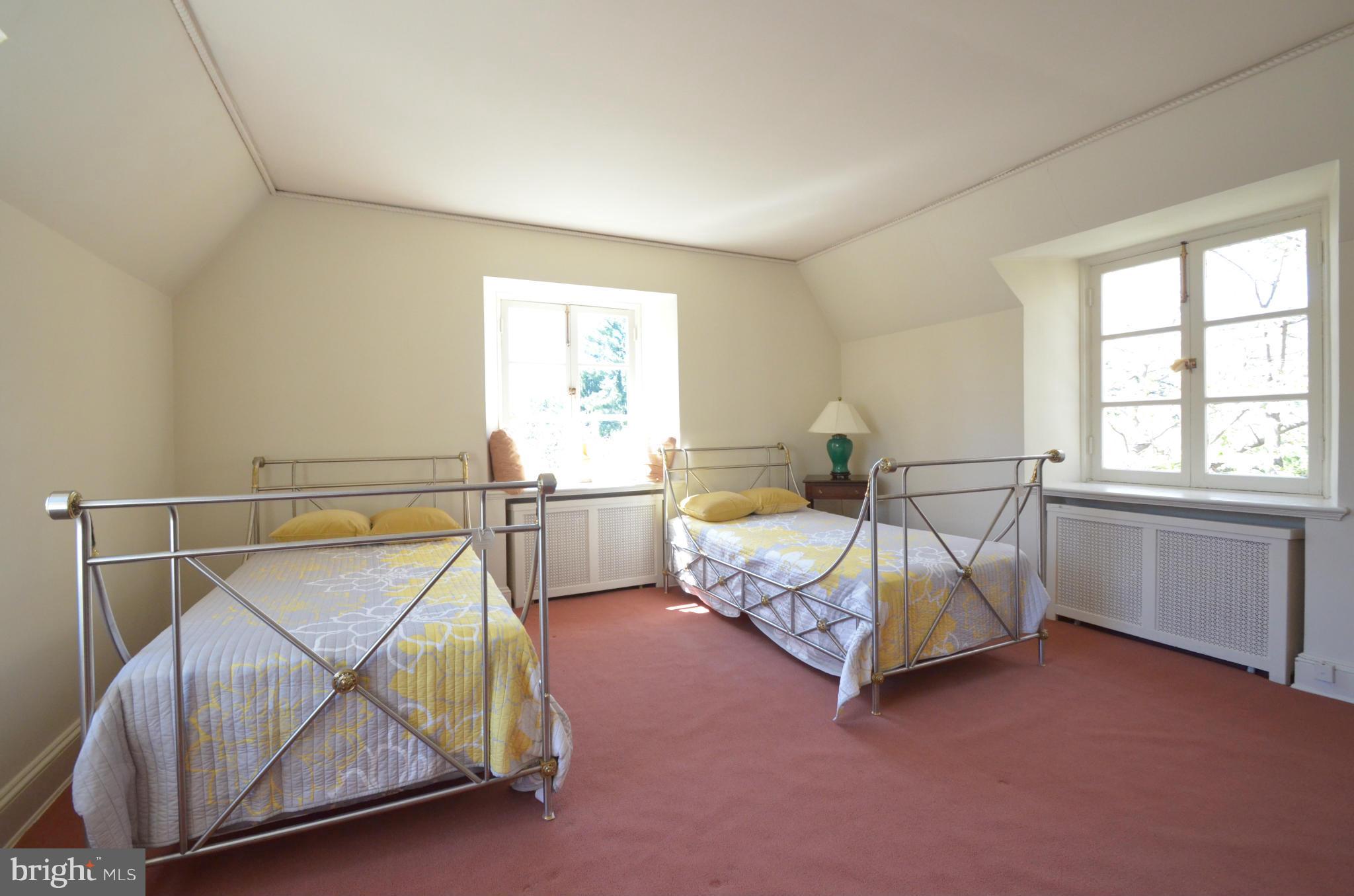 ROLAND PARK - Residential