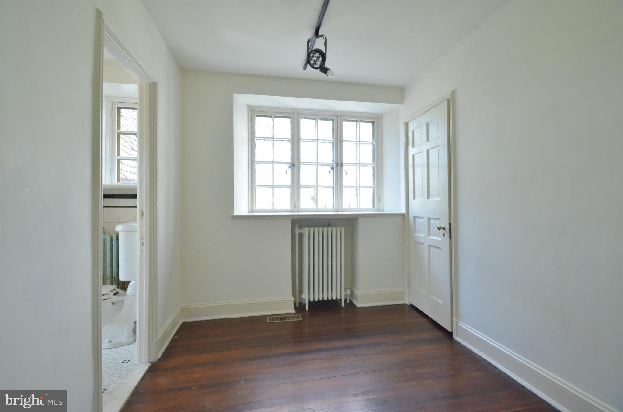 ROLAND PARK - Residential