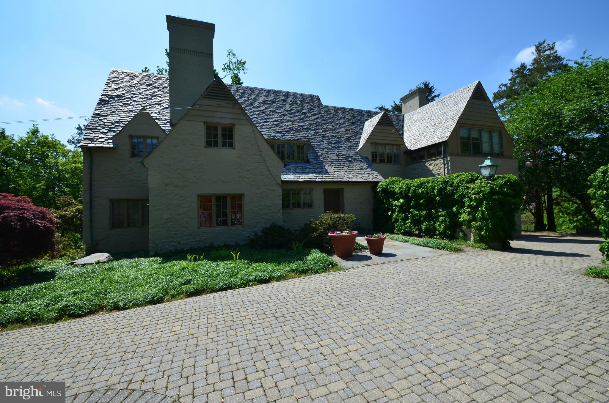 ROLAND PARK - Residential