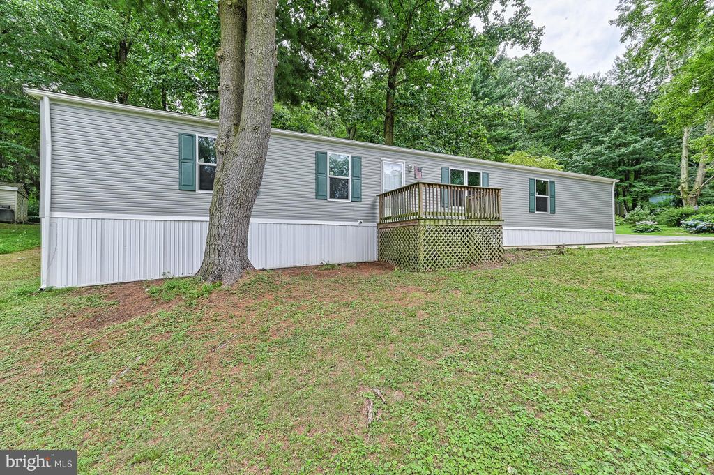 Photo of 210 MAPLE LN, NEW PROVIDENCE, PA 17560 (MLS # PALA2038150)