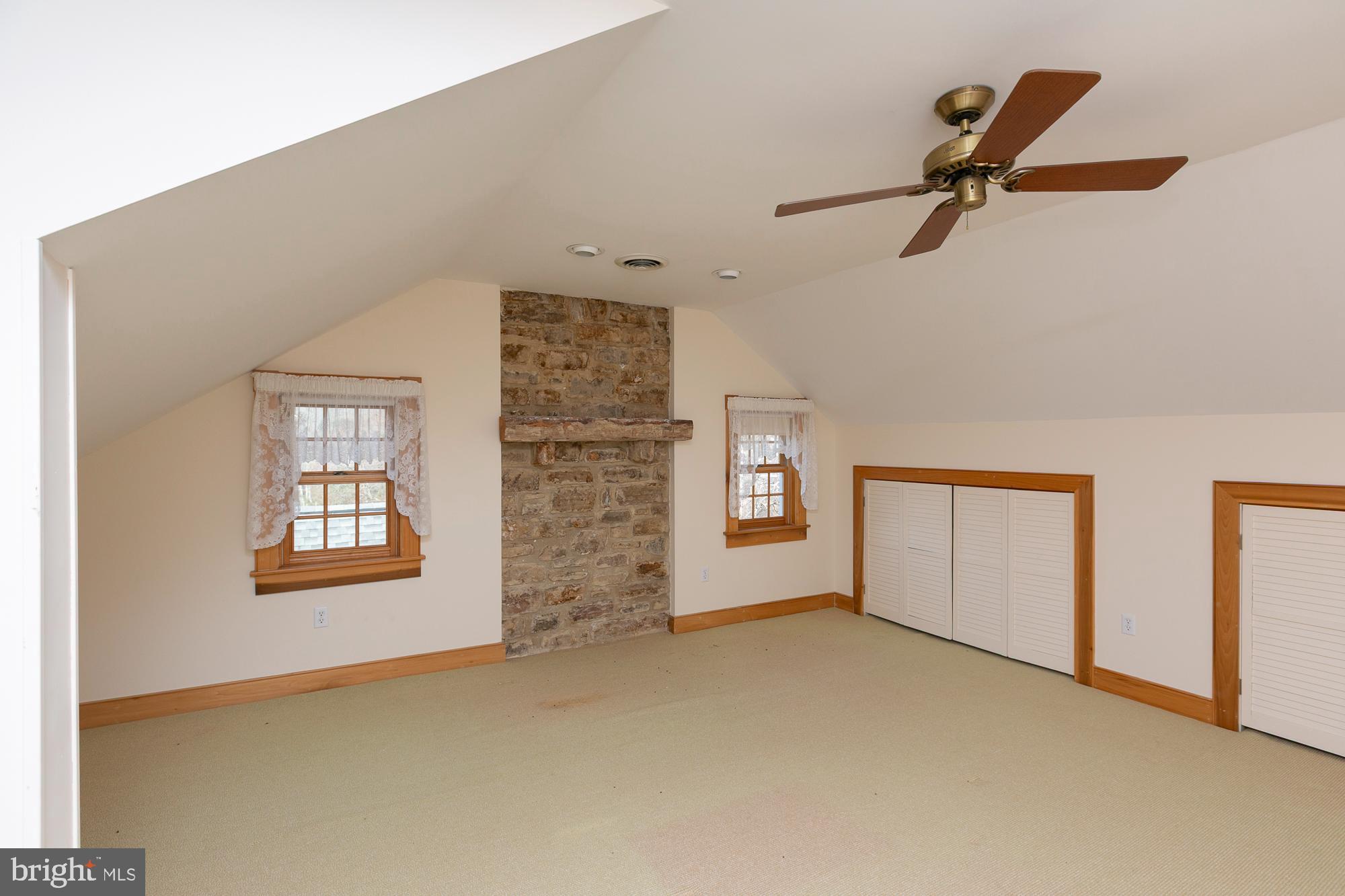 HIGH VIEW FARMS - Residential