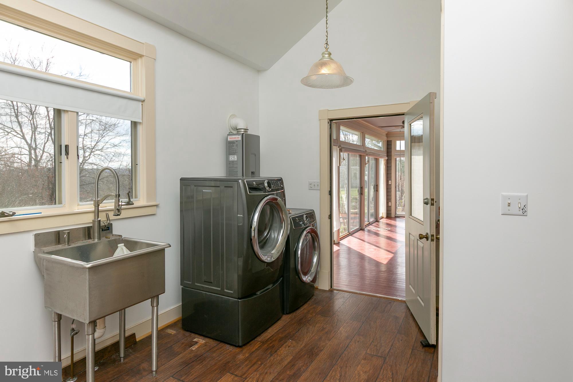 HIGH VIEW FARMS - Residential