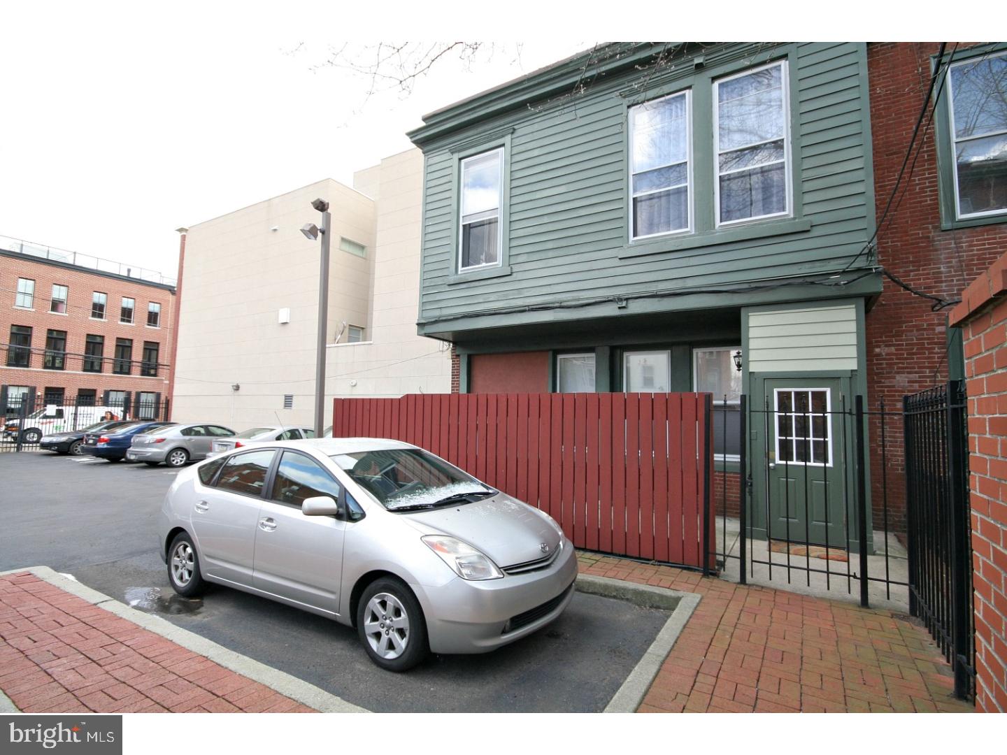 FAIRMOUNT - Residential Lease