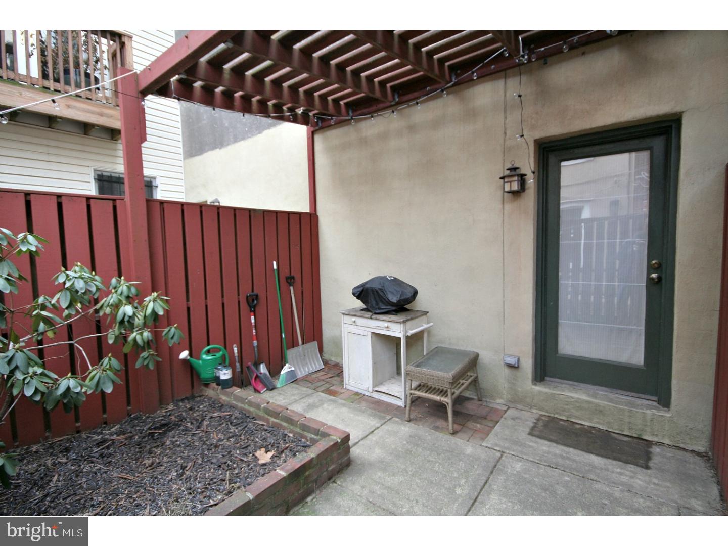 FAIRMOUNT - Residential Lease