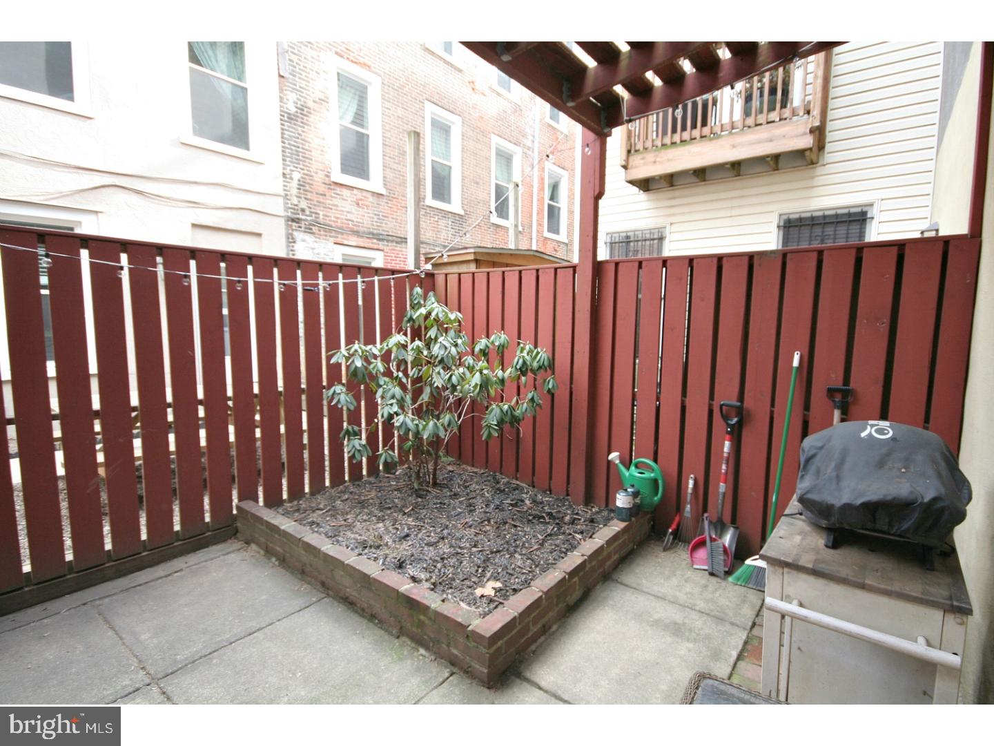 FAIRMOUNT - Residential Lease