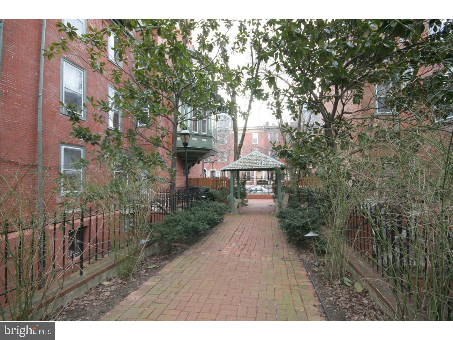 FAIRMOUNT - Residential Lease