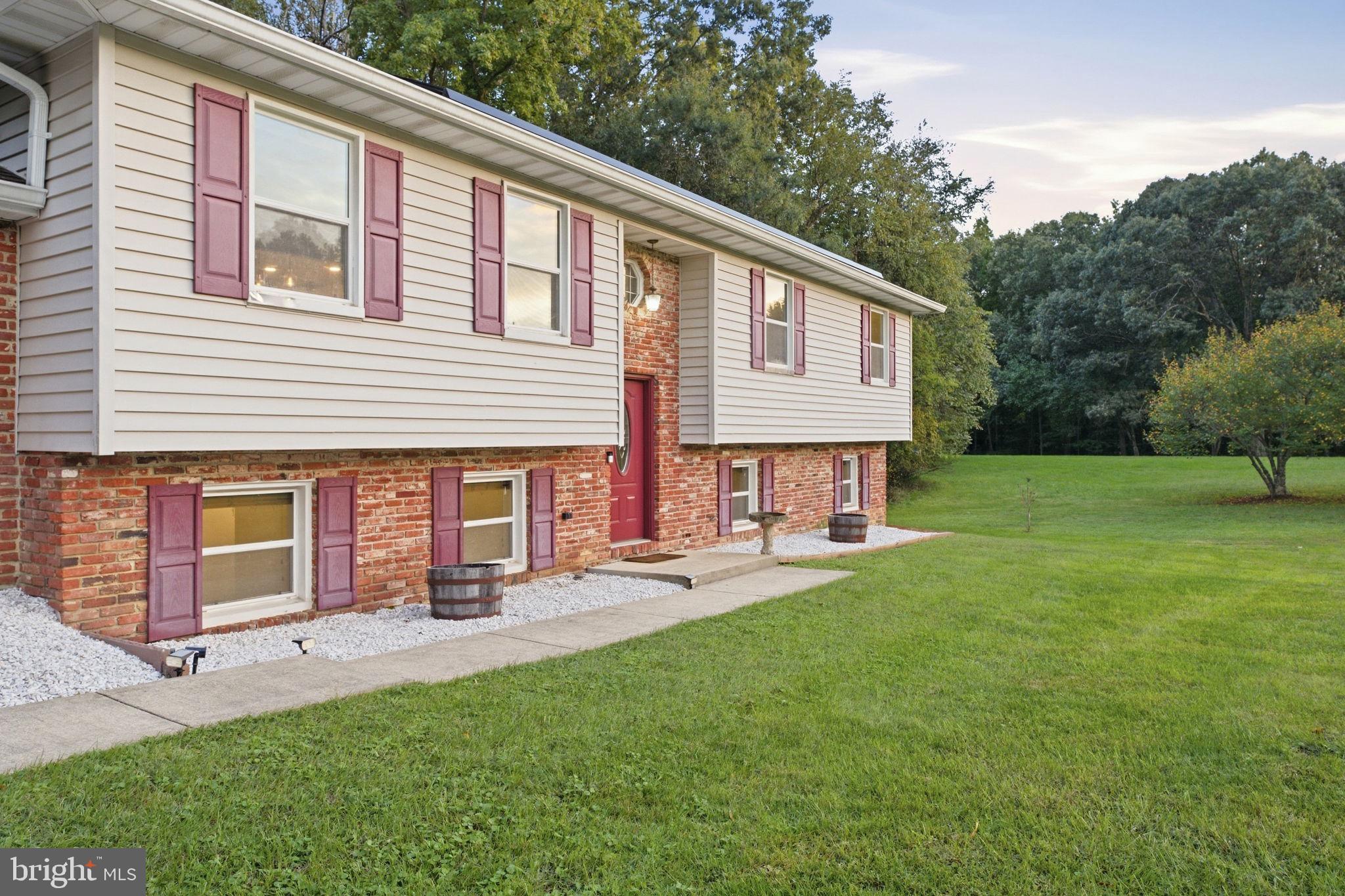 11567 DEER LANE