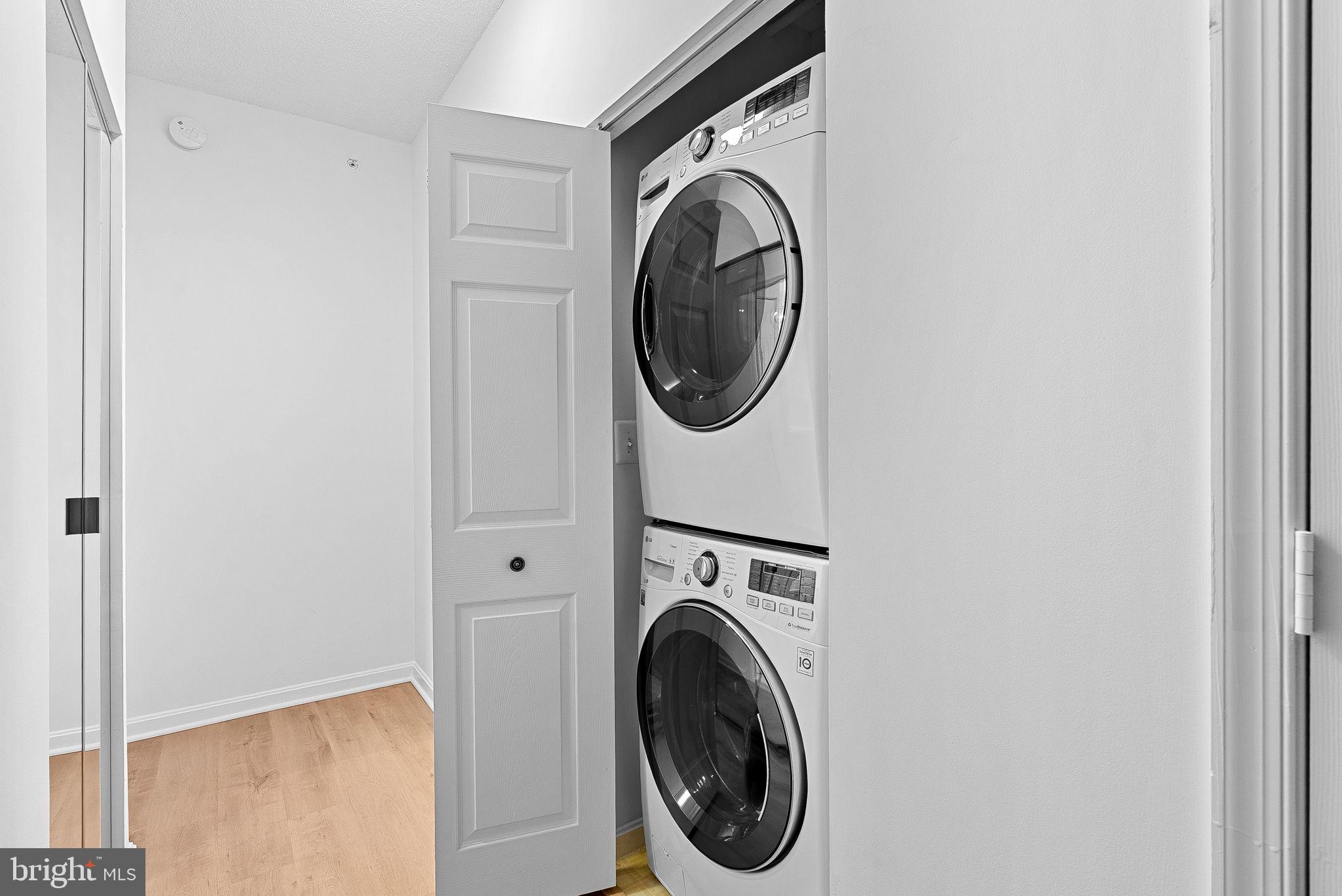 LANSDOWNE WOODS - Residential