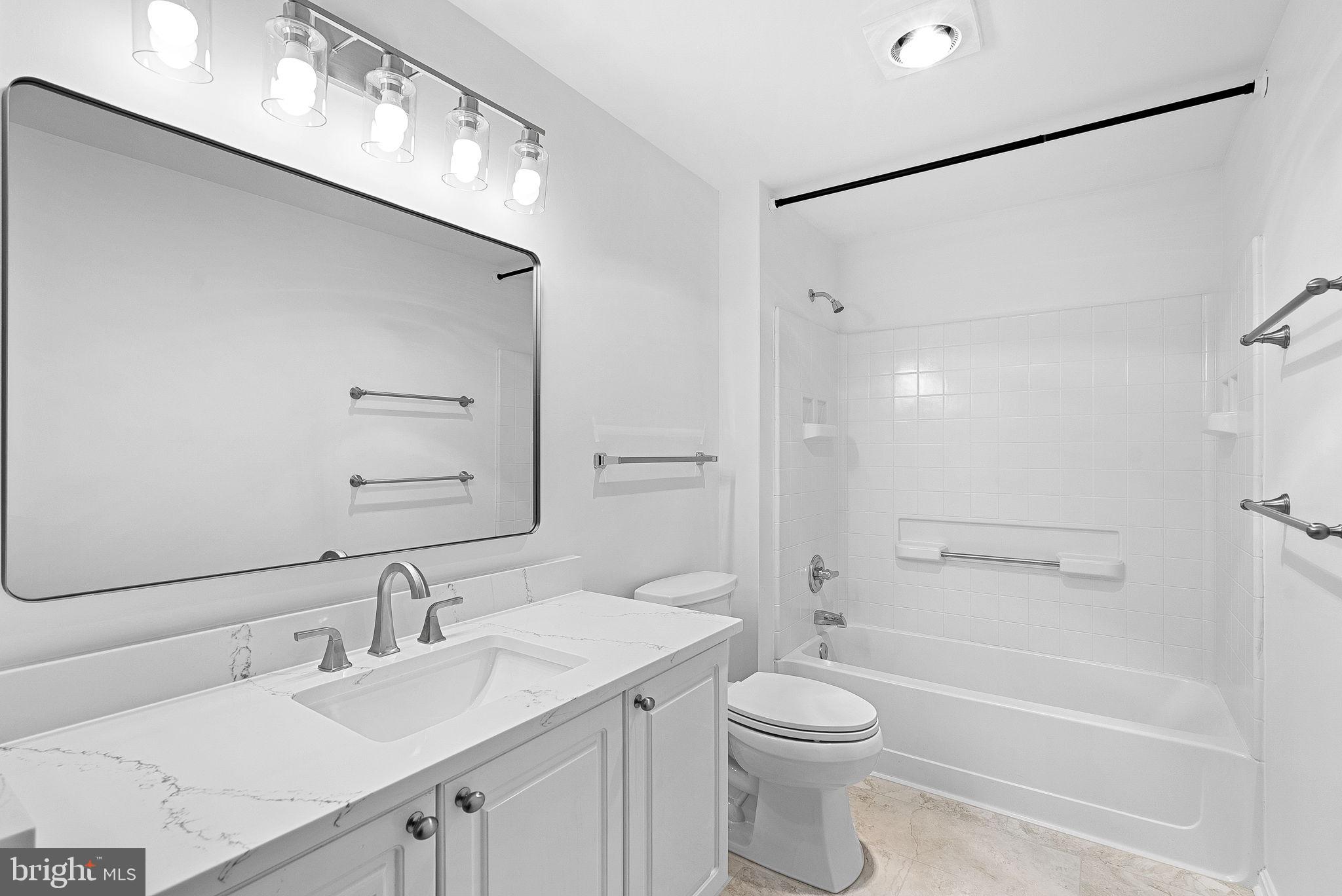 LANSDOWNE WOODS - Residential