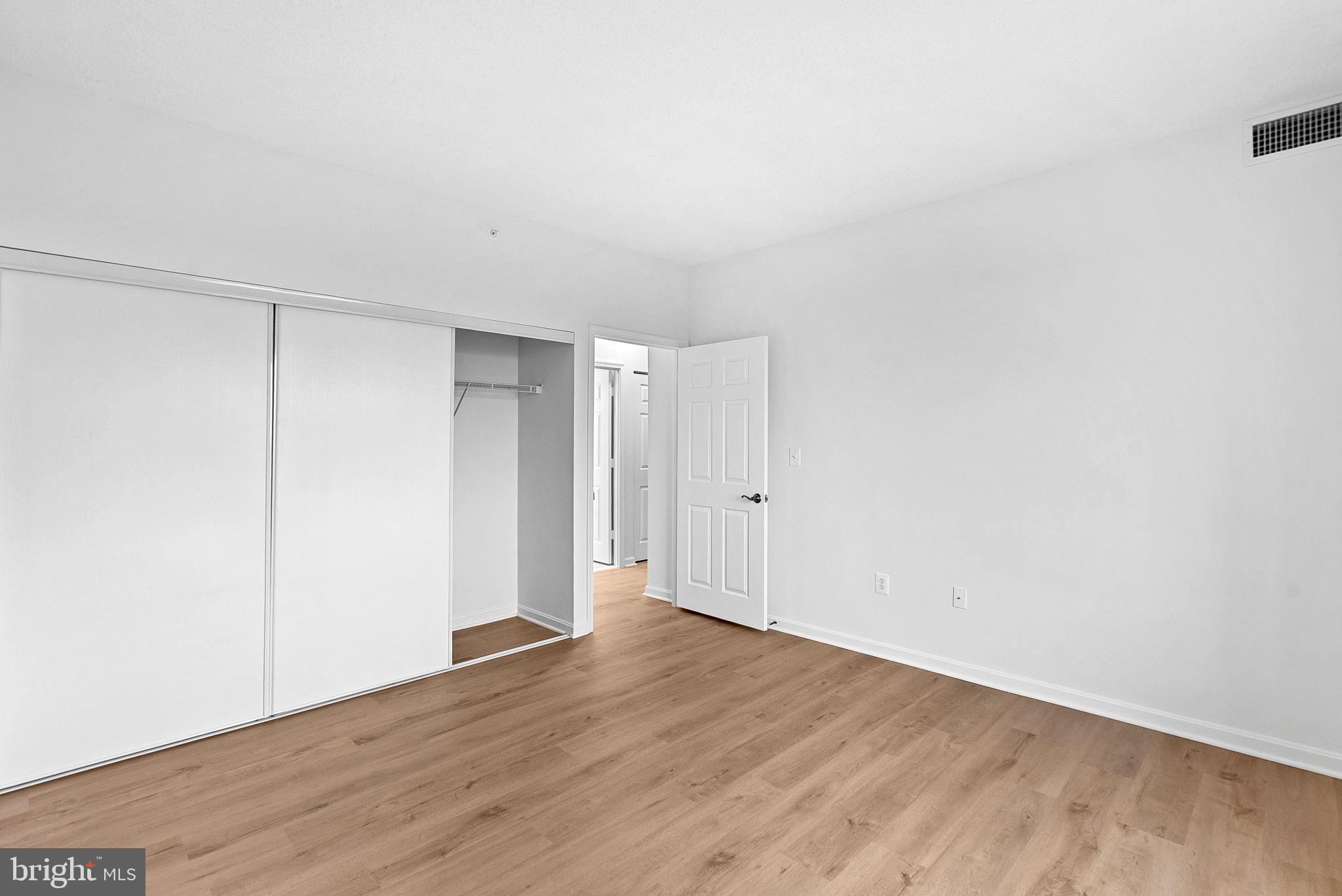 LANSDOWNE WOODS - Residential