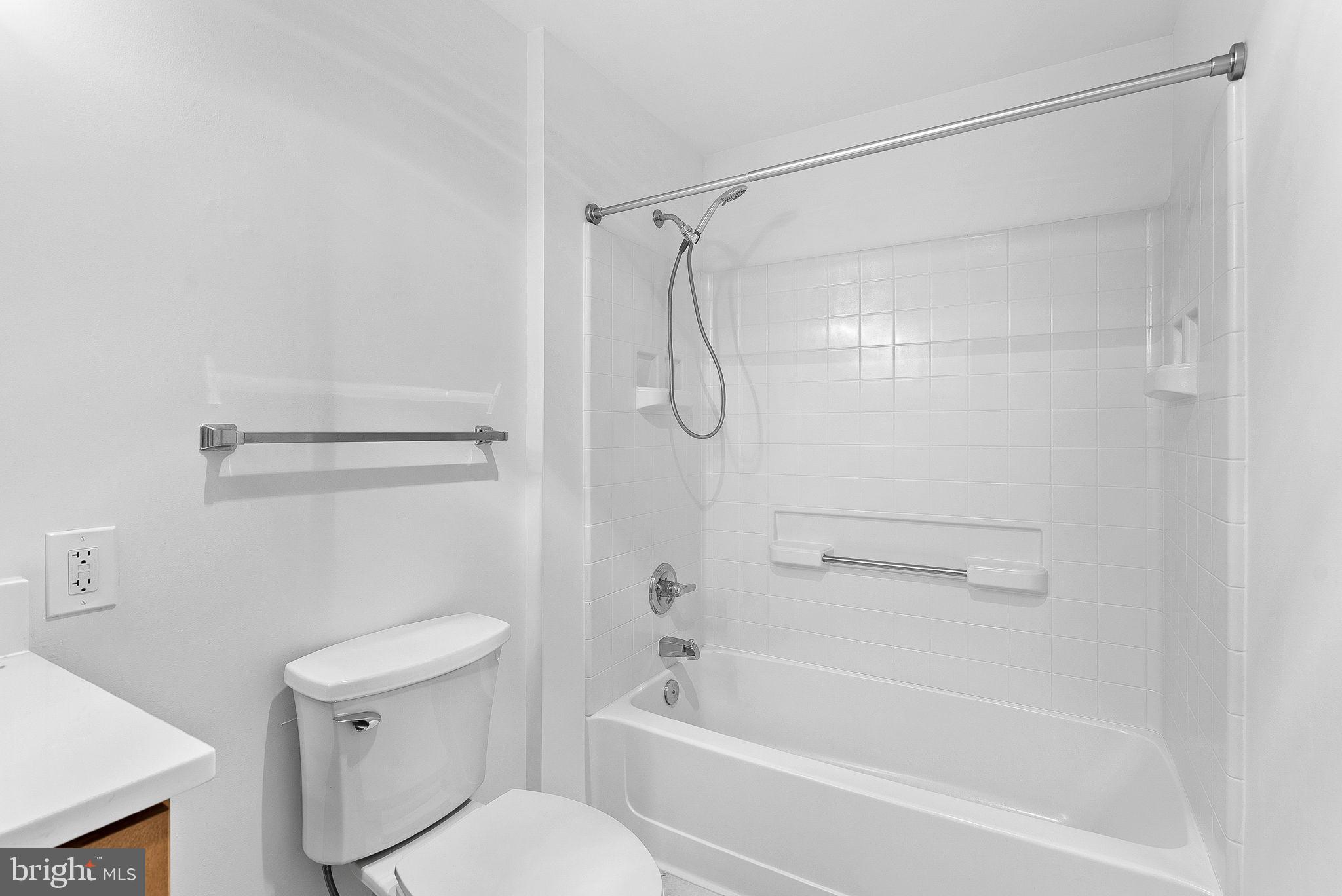 LANSDOWNE WOODS - Residential