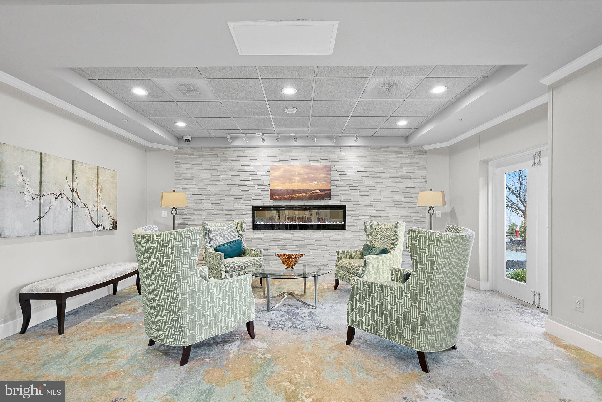 LANSDOWNE WOODS - Residential