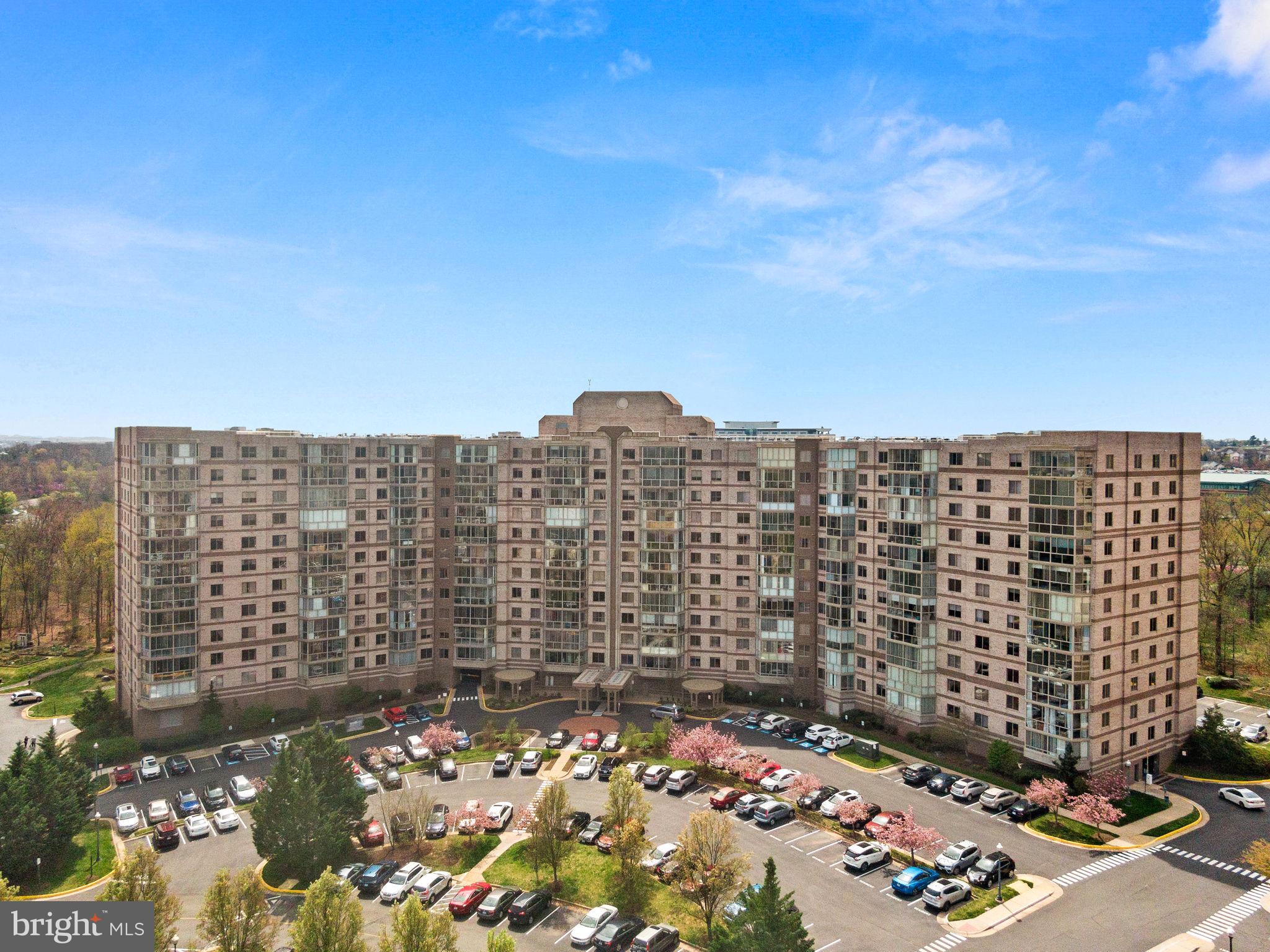 LANSDOWNE WOODS - Residential