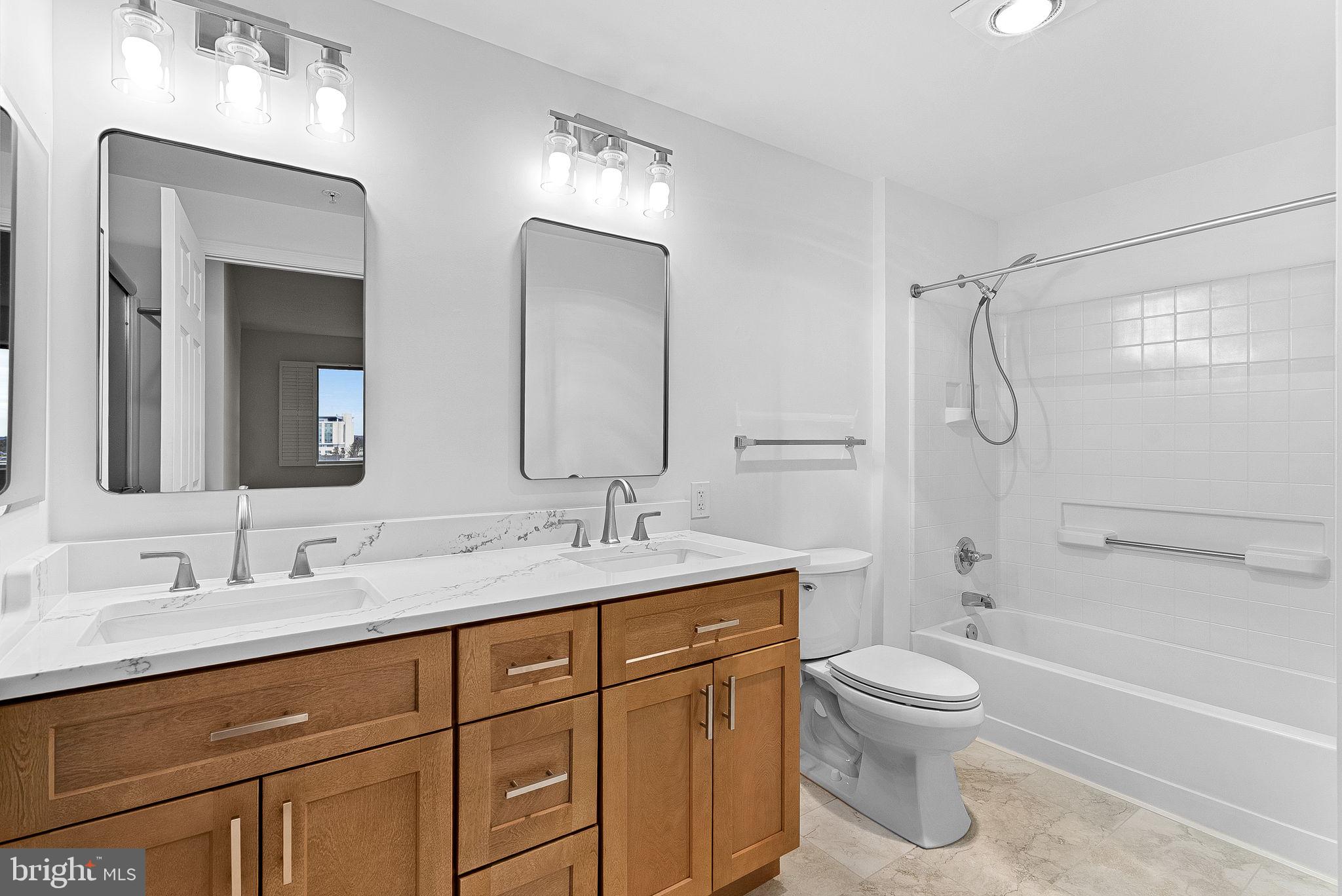 LANSDOWNE WOODS - Residential