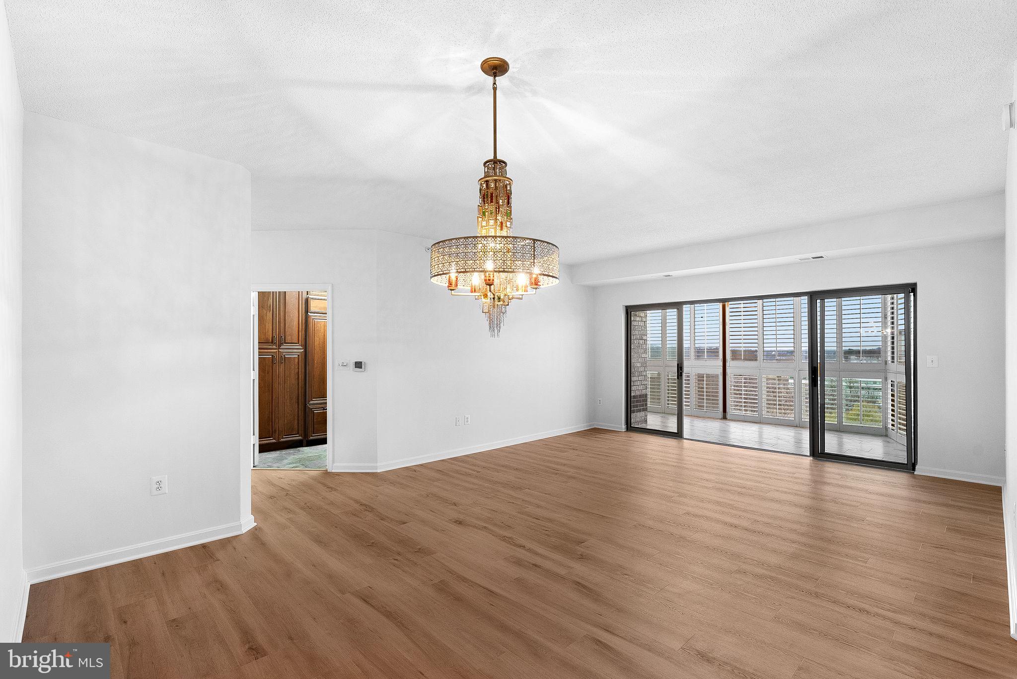 LANSDOWNE WOODS - Residential