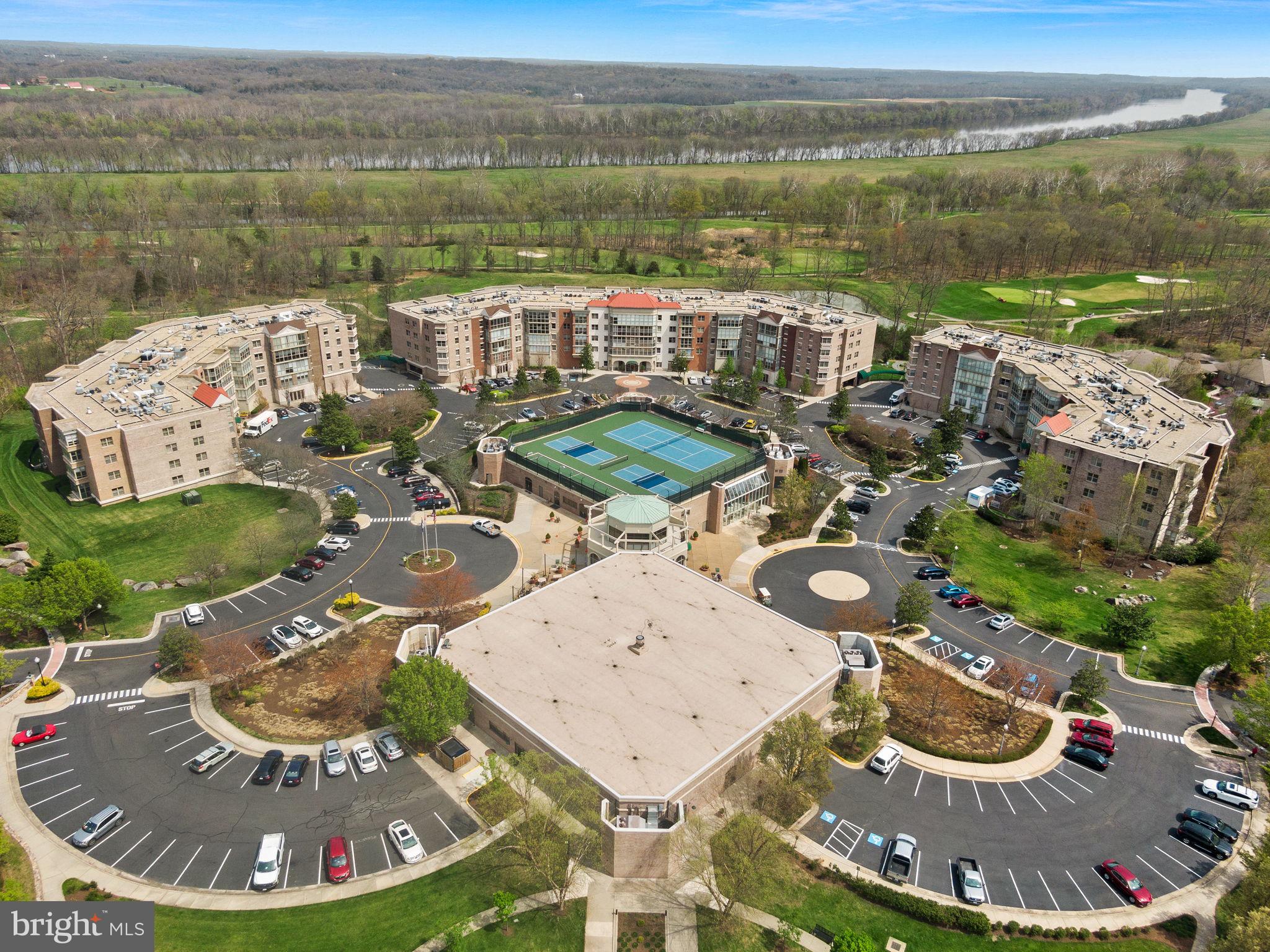 LANSDOWNE WOODS - Residential