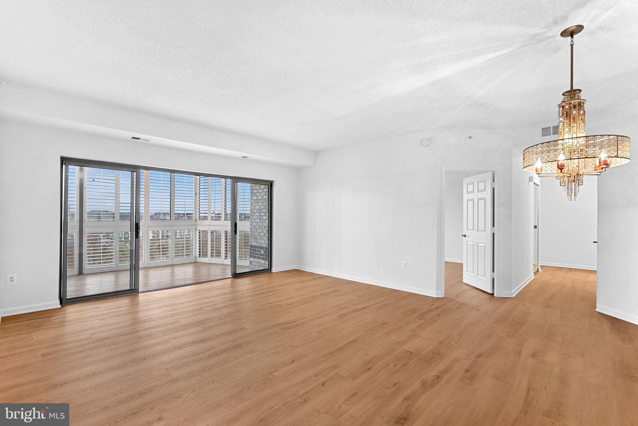 LANSDOWNE WOODS - Residential