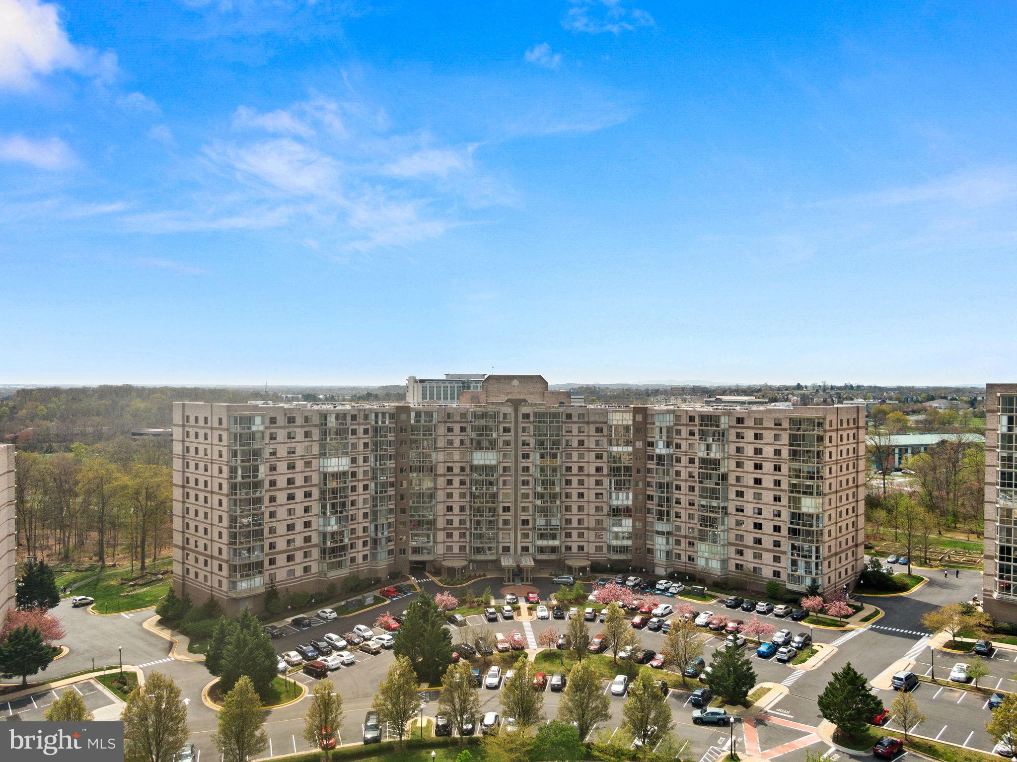 LANSDOWNE WOODS - Residential