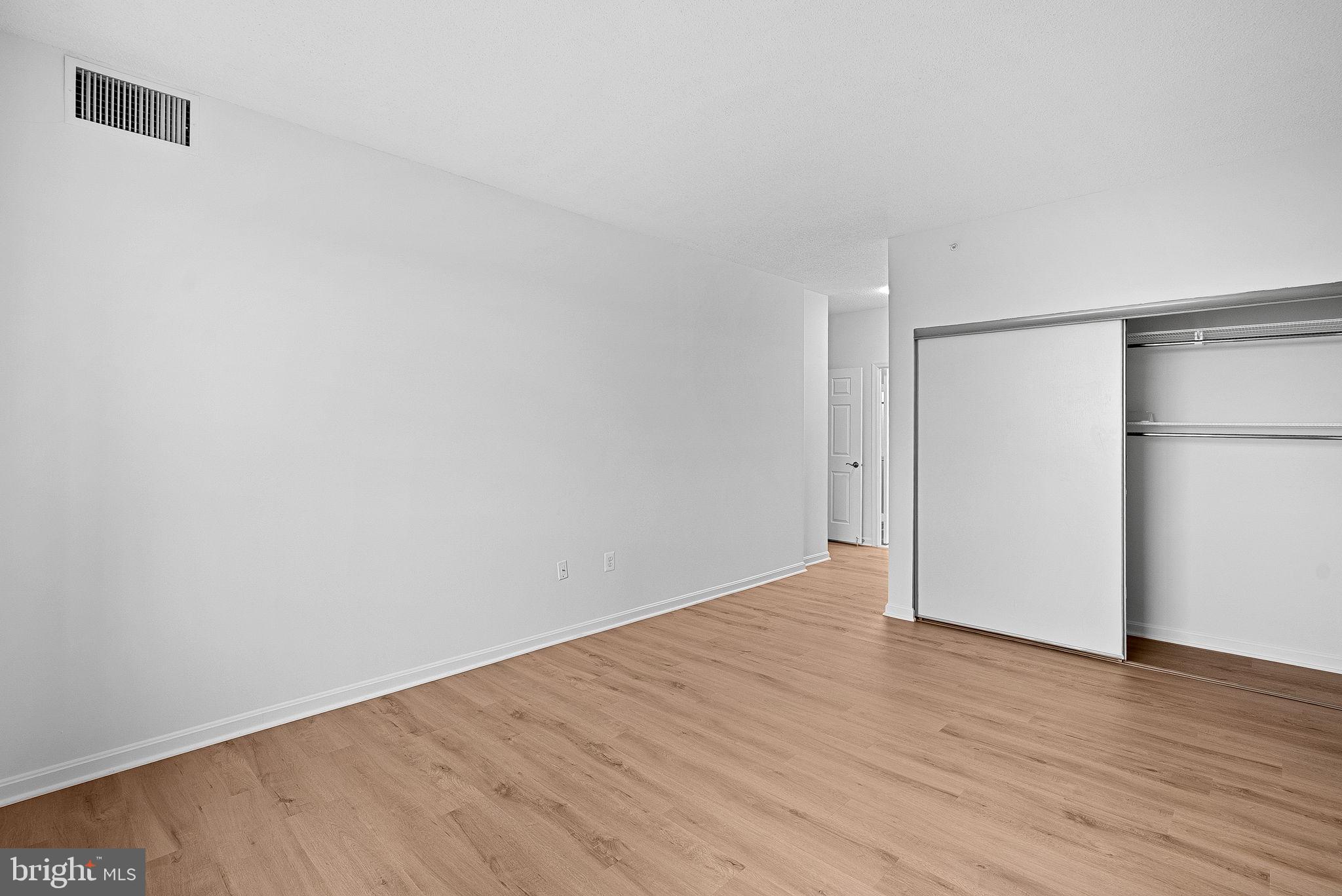 LANSDOWNE WOODS - Residential