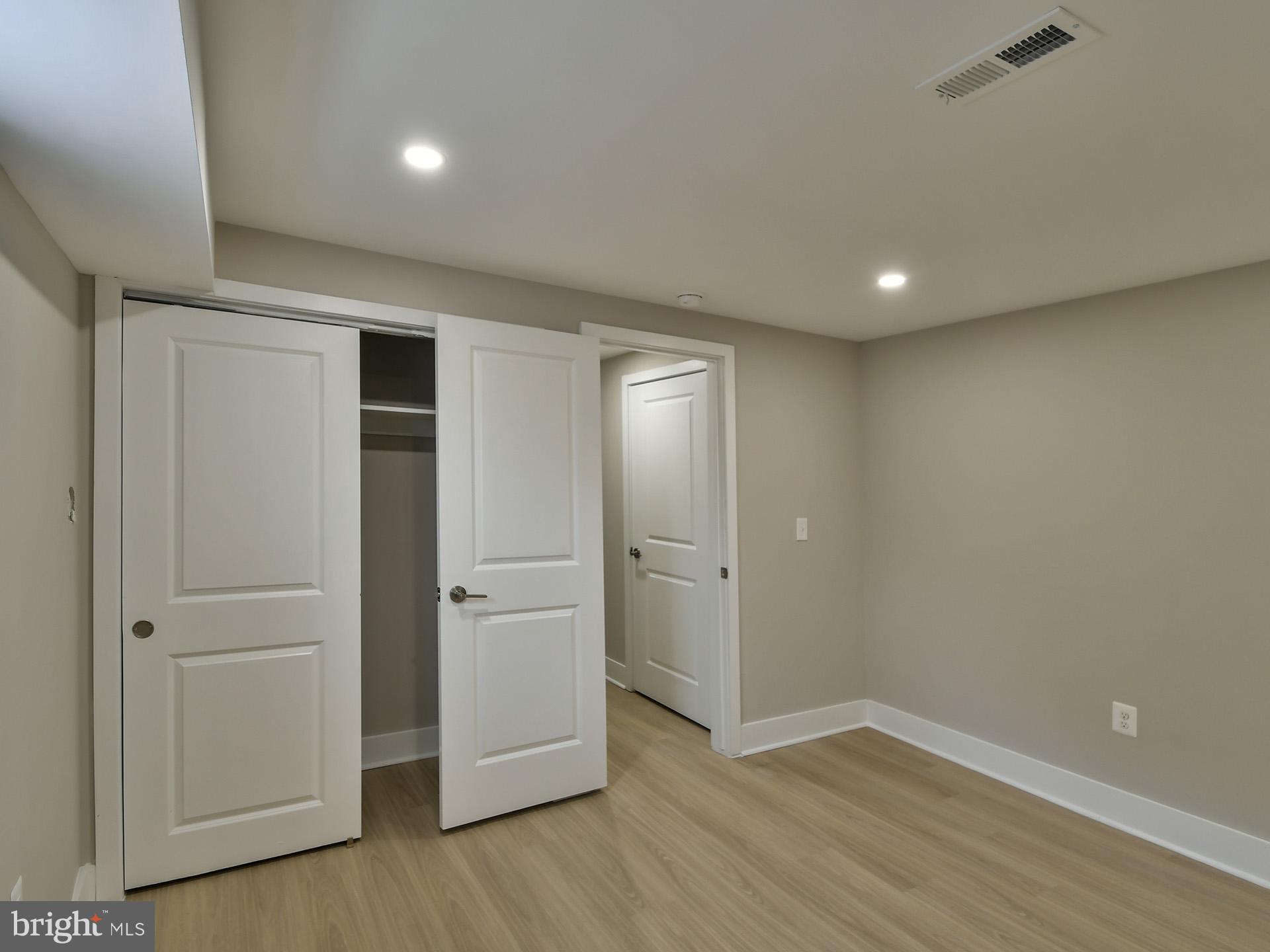 BROOKLYN - Residential