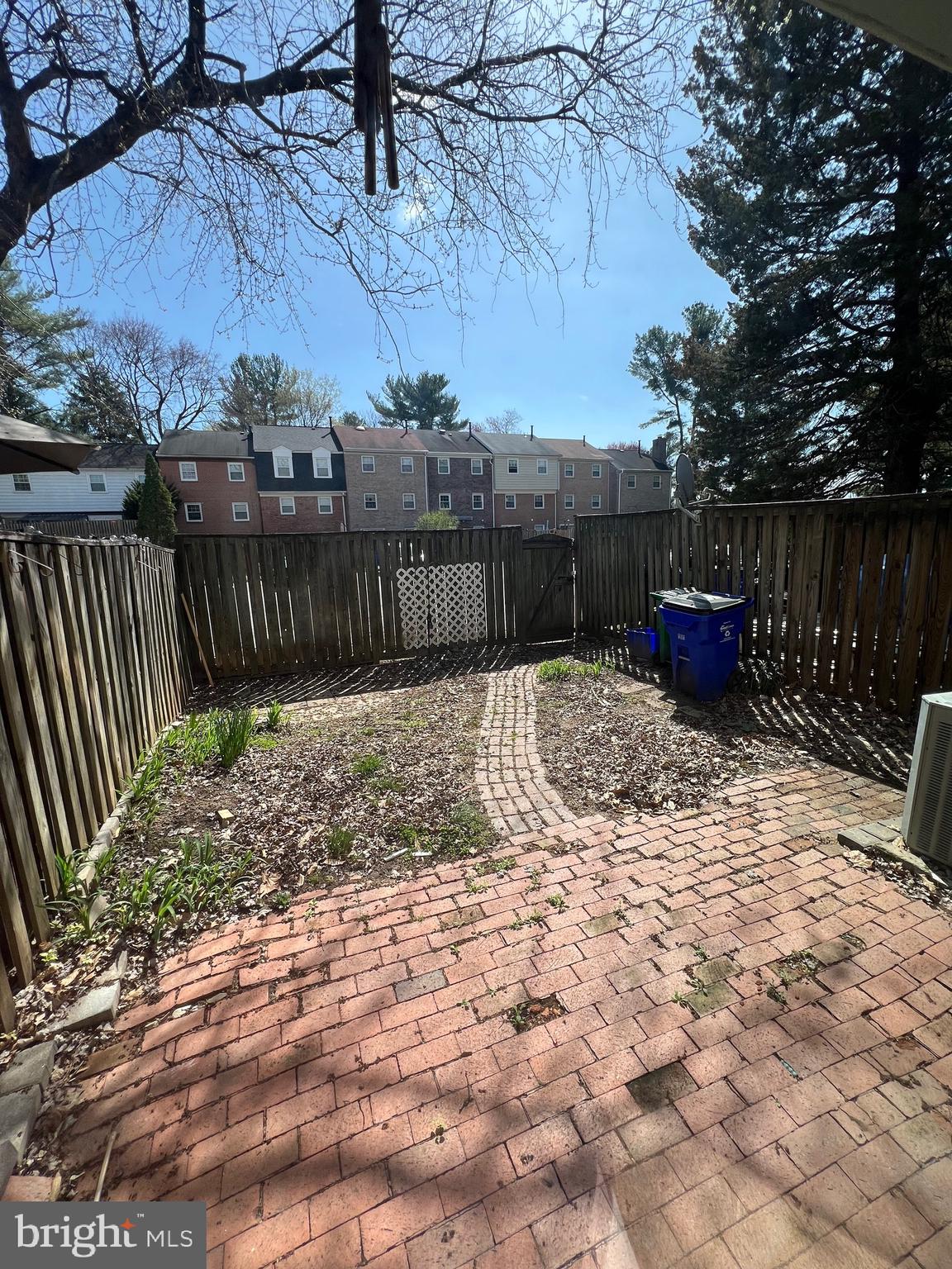 VILLAGE OF OAKLAND MILLS - Residential Lease