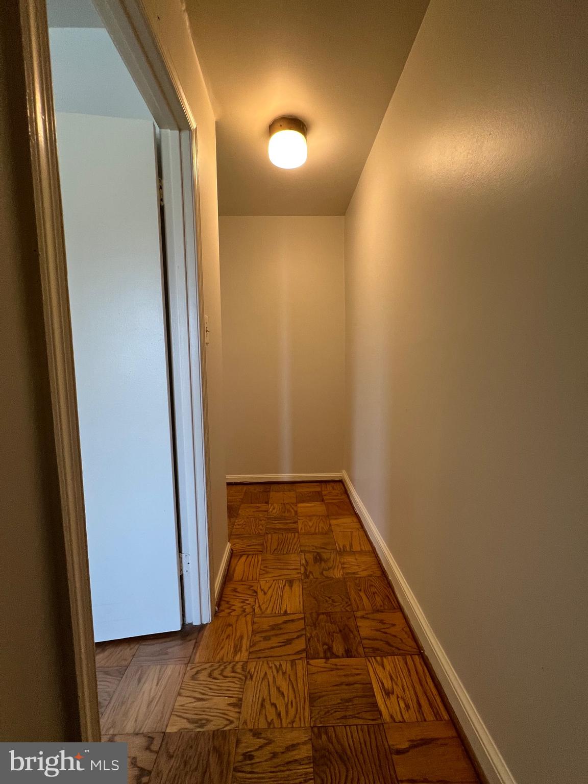 VILLAGE OF OAKLAND MILLS - Residential Lease