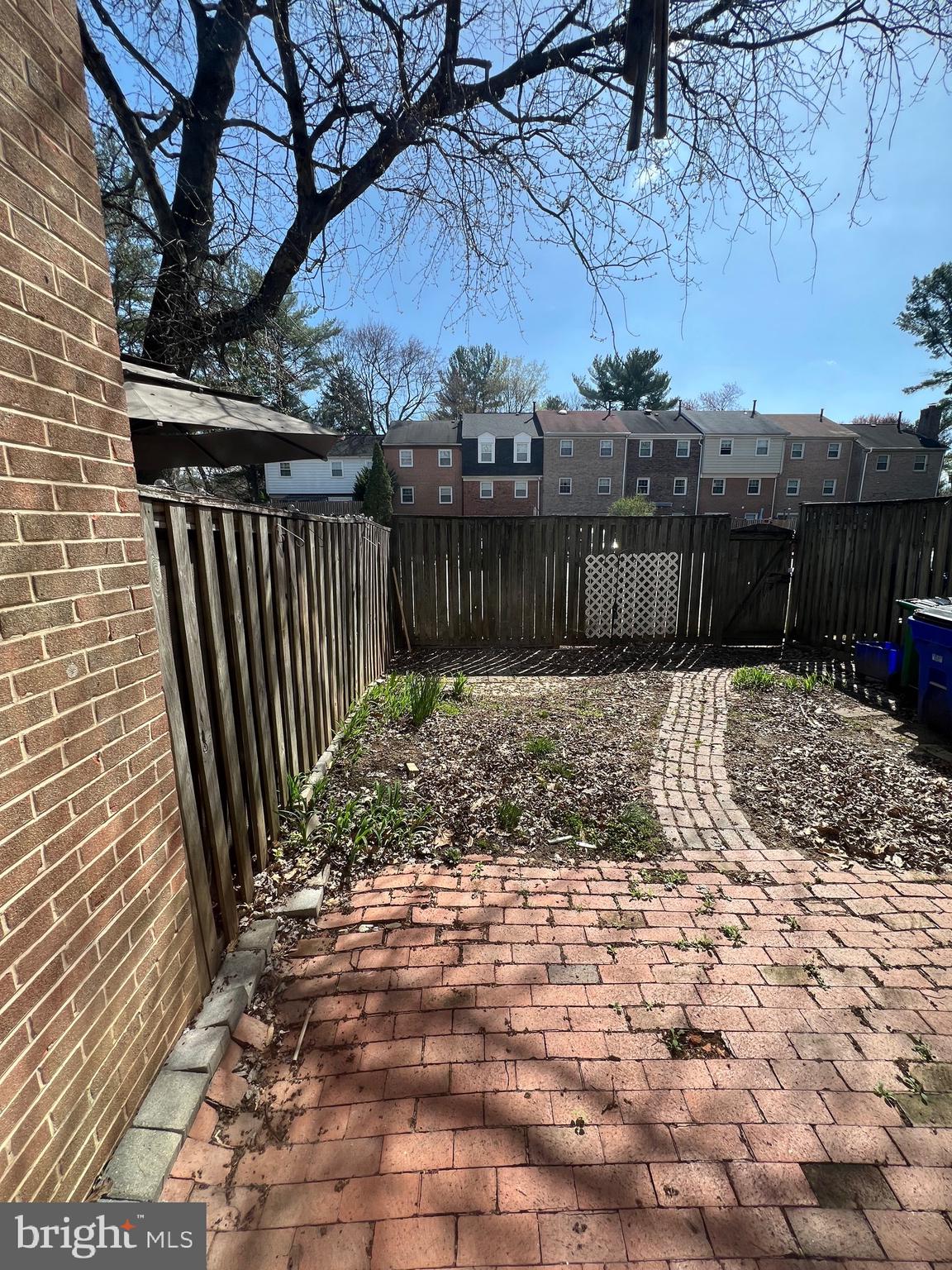 VILLAGE OF OAKLAND MILLS - Residential Lease