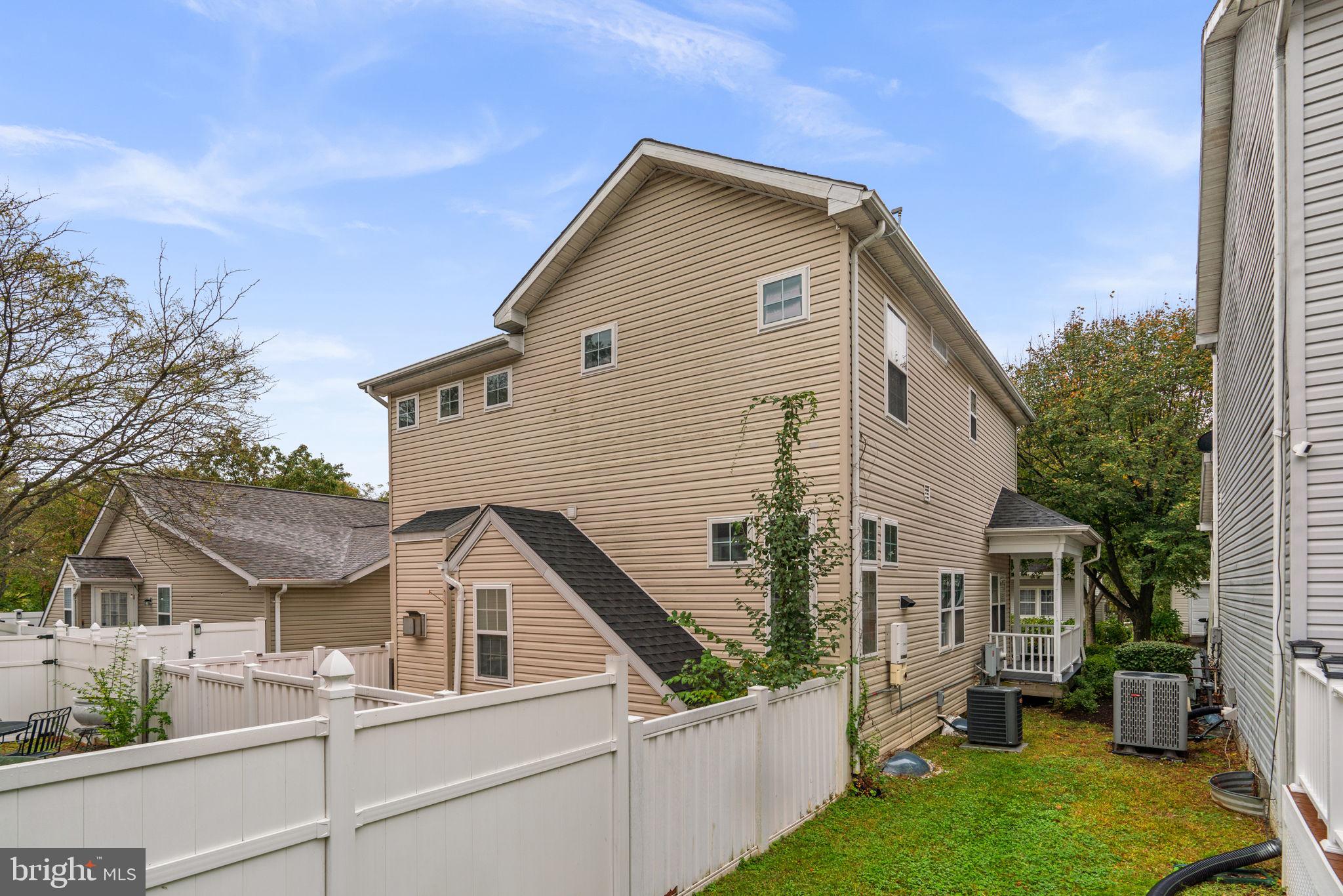 NEW COLONY VILLAGE - Residential