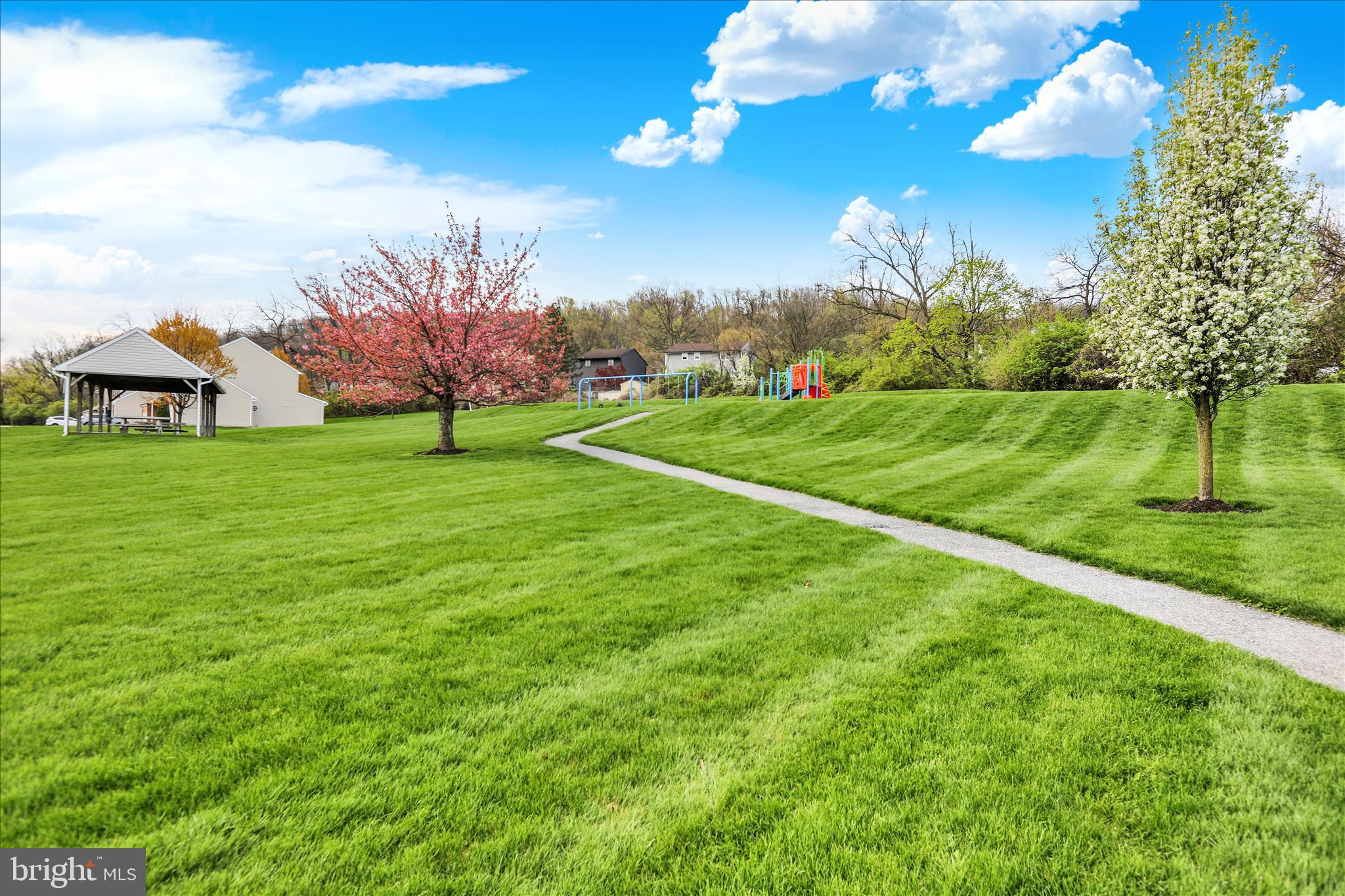 THOMAS GARDENS - Residential