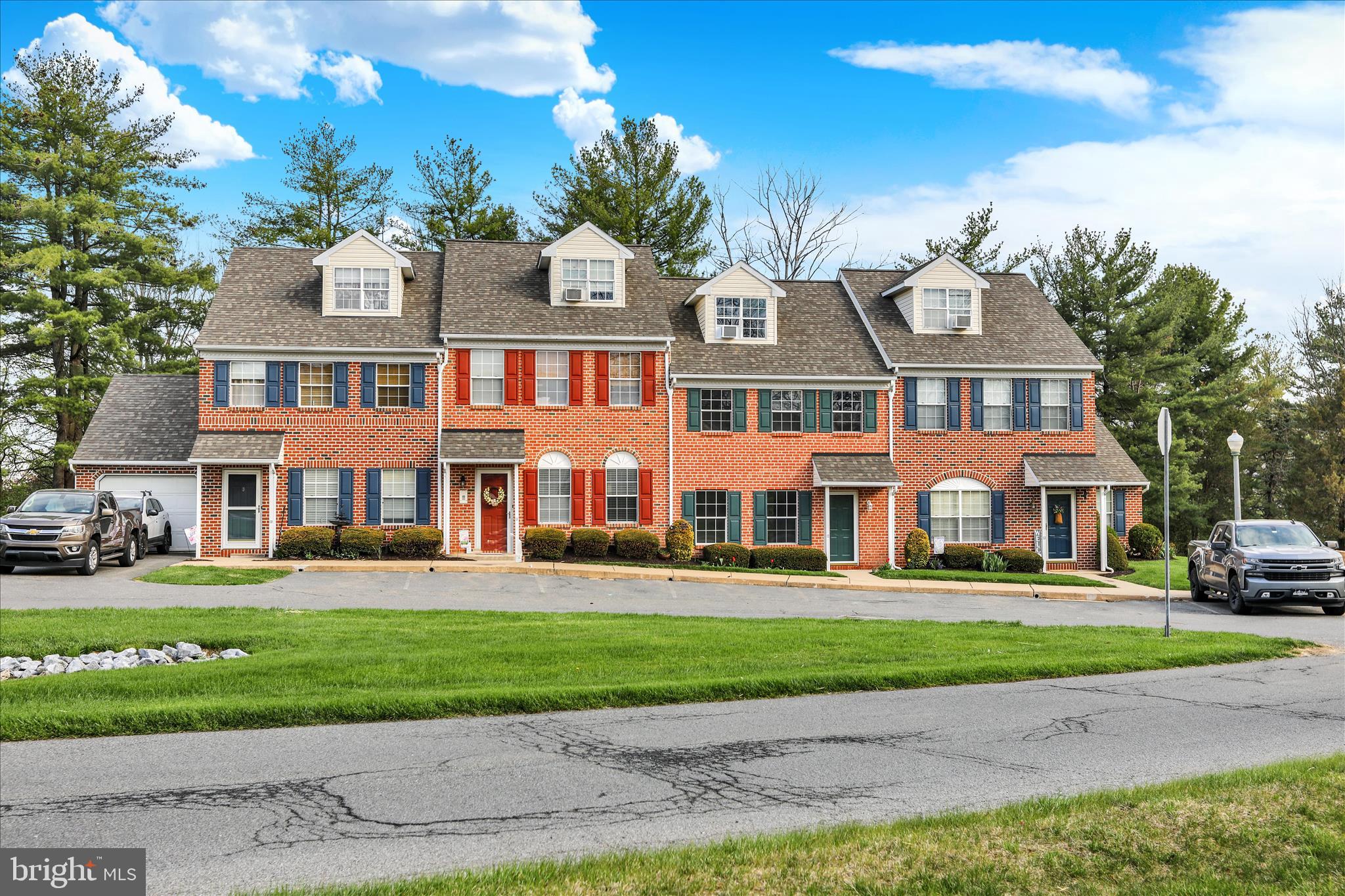 THOMAS GARDENS - Residential