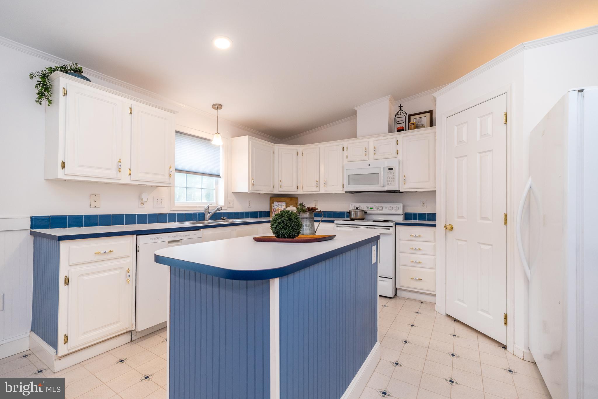 QUIET ACRES - Residential