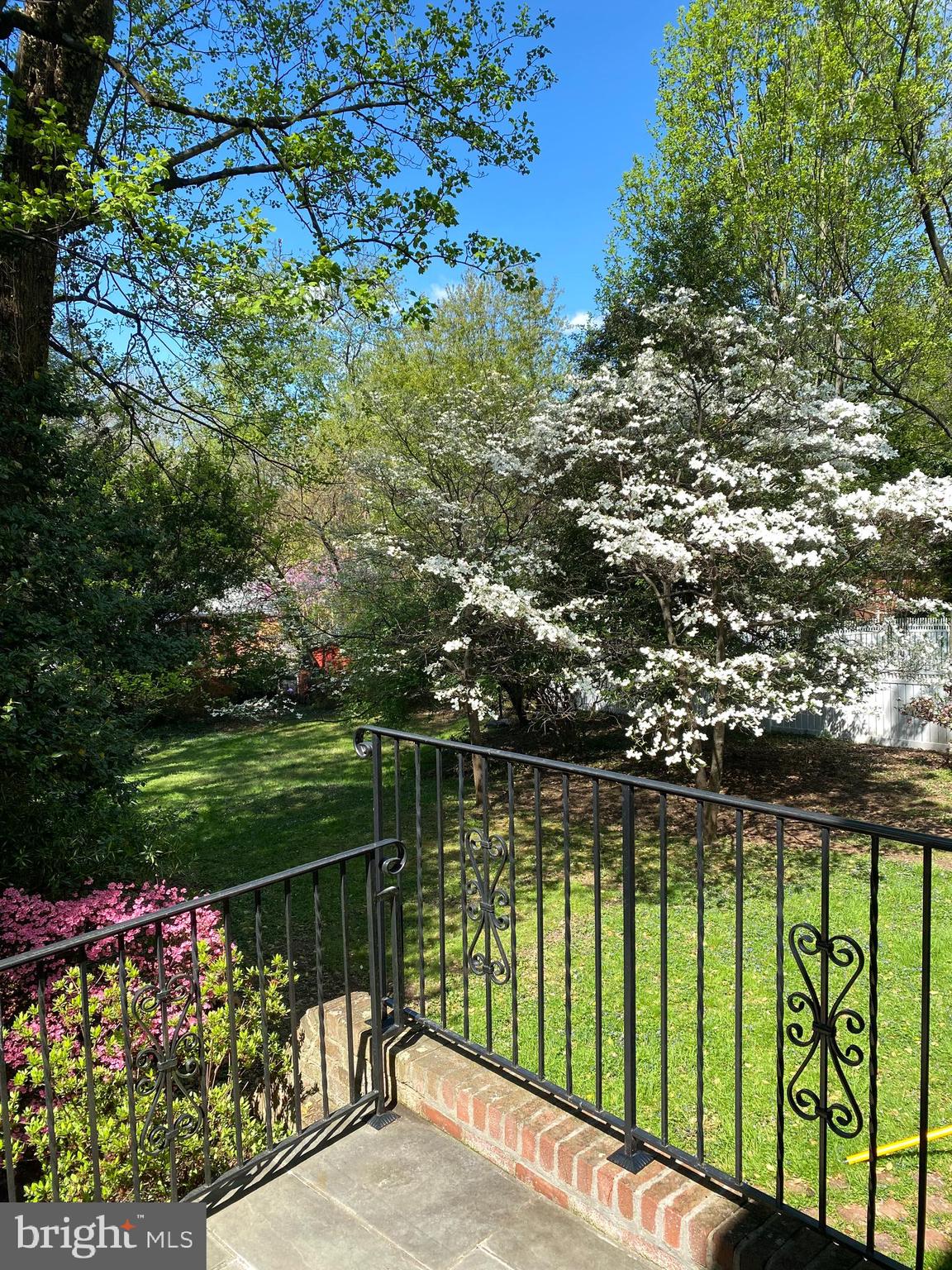 805 RIDGE PLACE