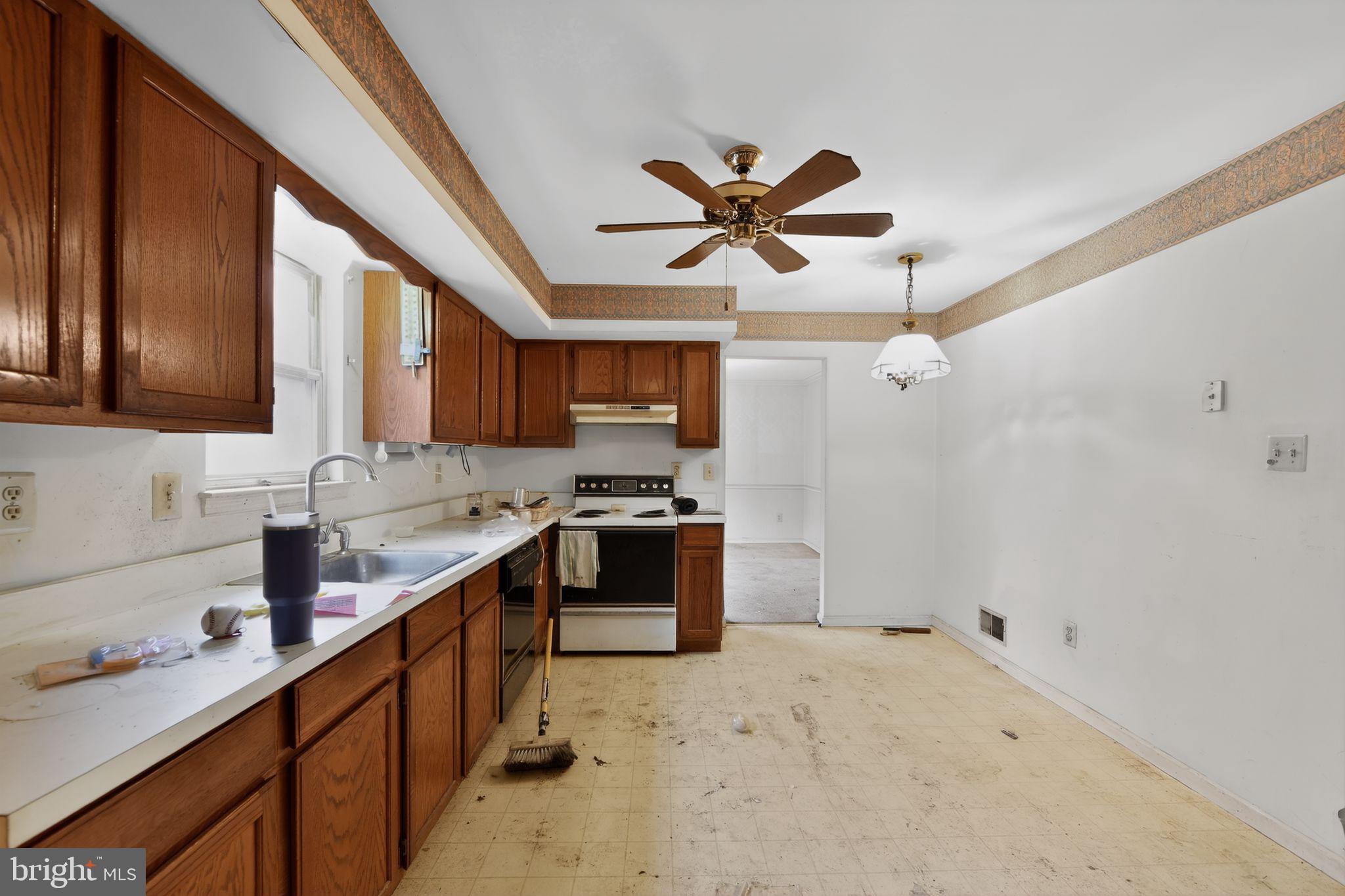 FOX KNOLL - Residential