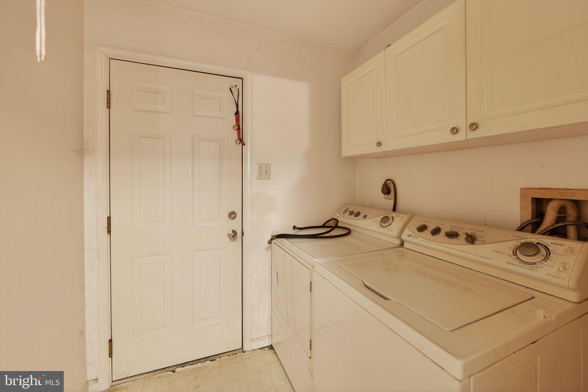 FOX KNOLL - Residential