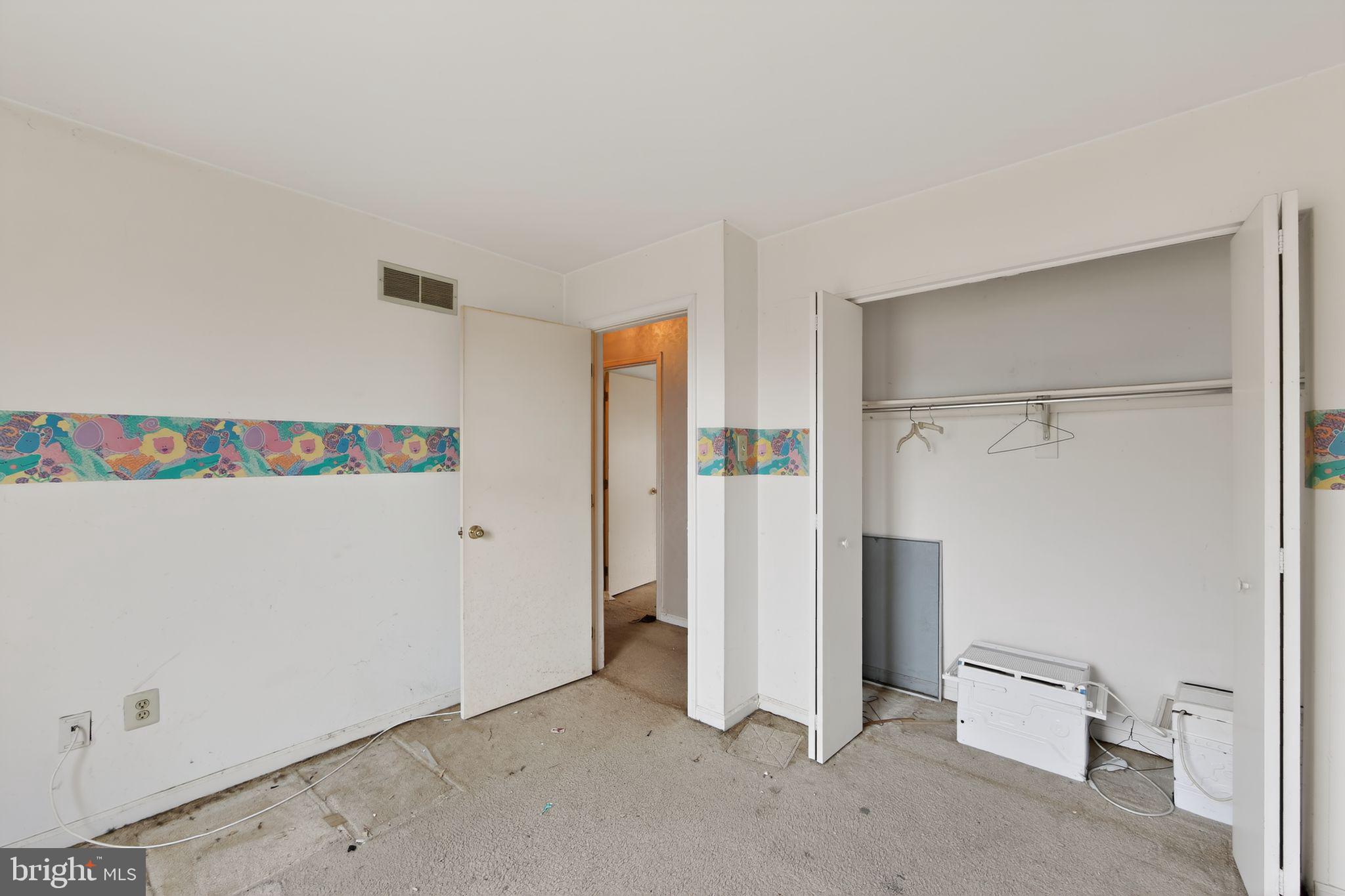 FOX KNOLL - Residential