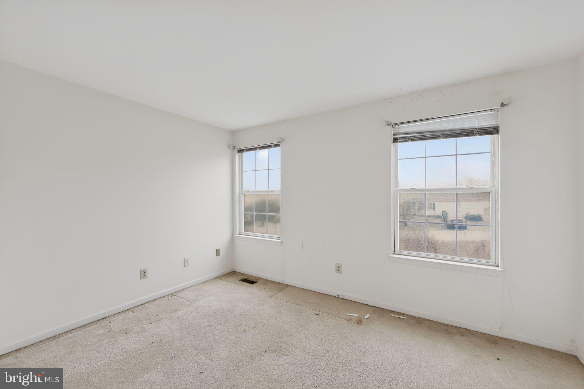 FOX KNOLL - Residential