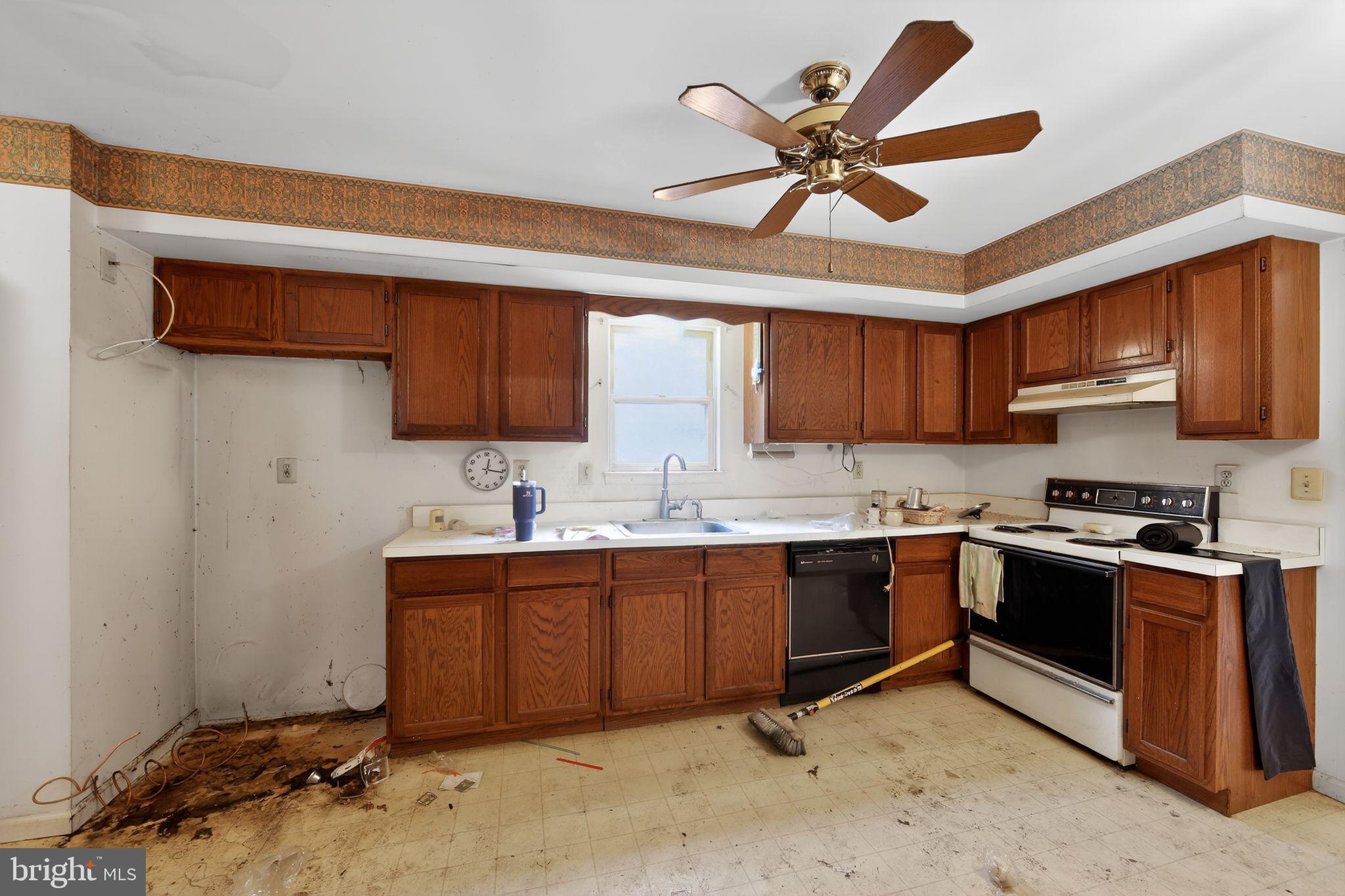 FOX KNOLL - Residential